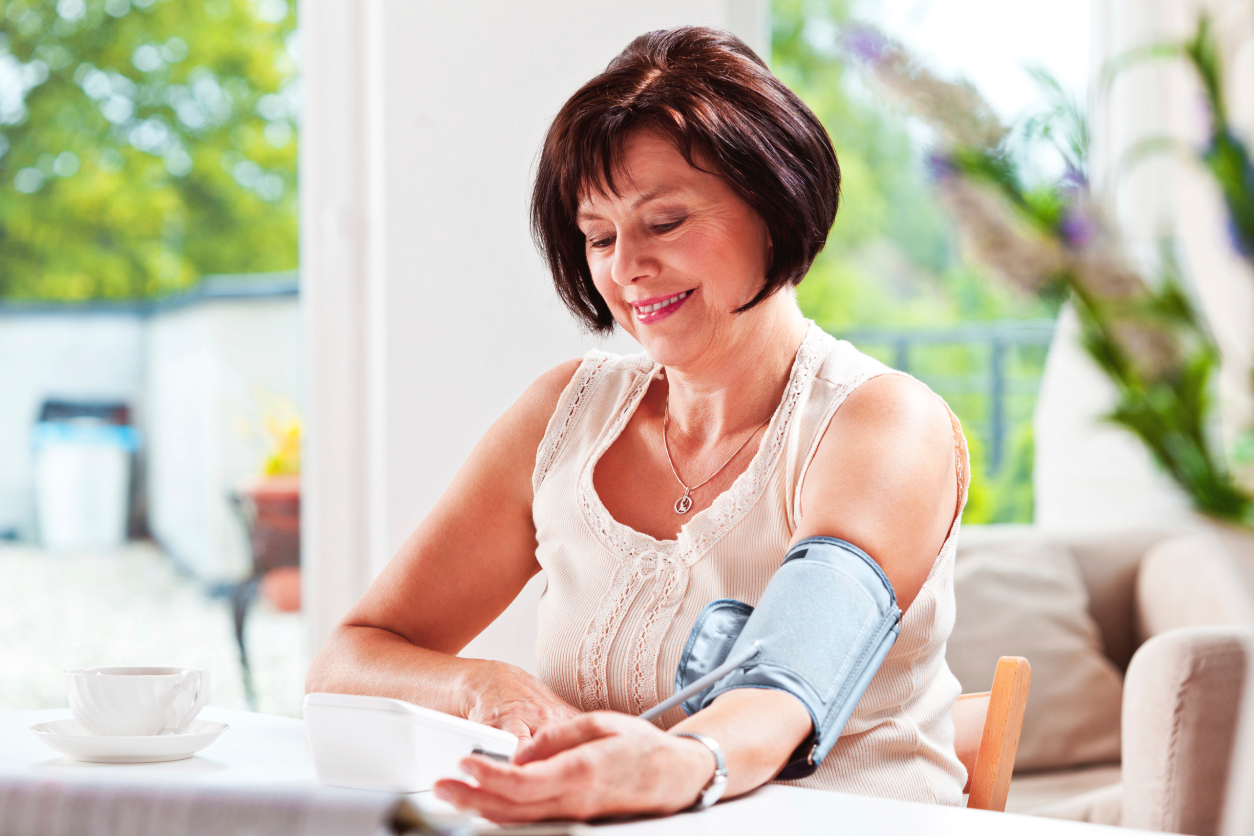 Neka vam uđe u naviku, izmjerita tlak svako jutro.