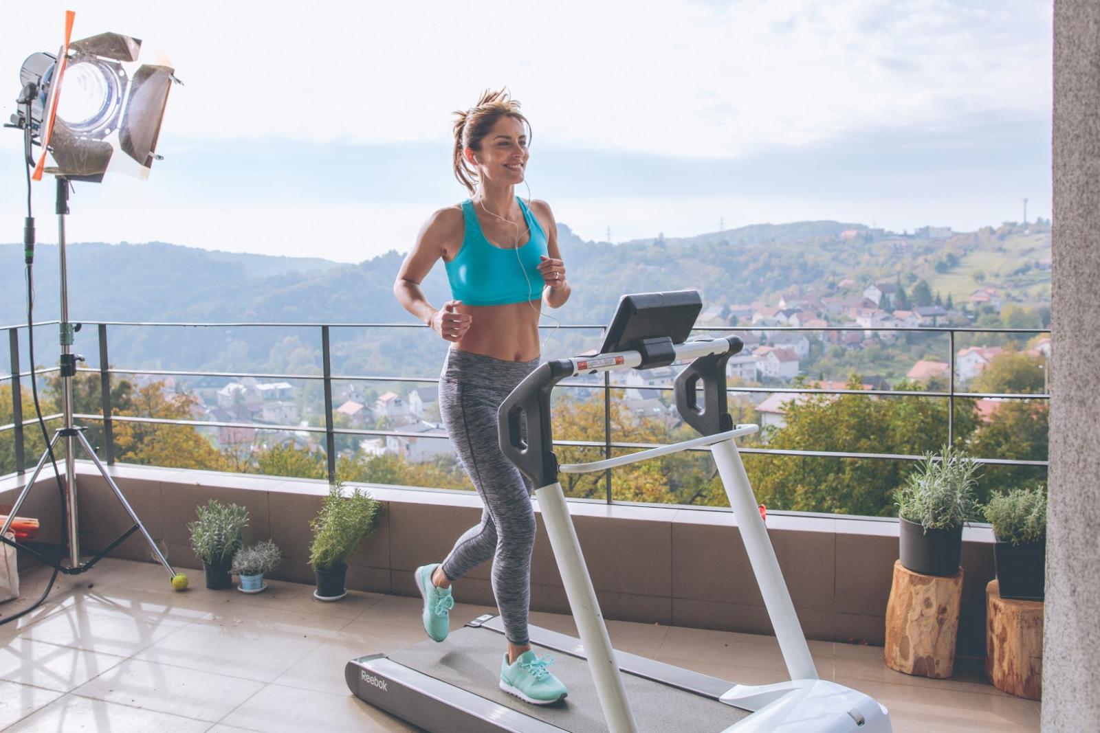 Sve dok je tu Faks helizim, popularna voditeljica ne mora brinuti koliko će puta tjedno prati omiljene tajice ili finije haljinice.