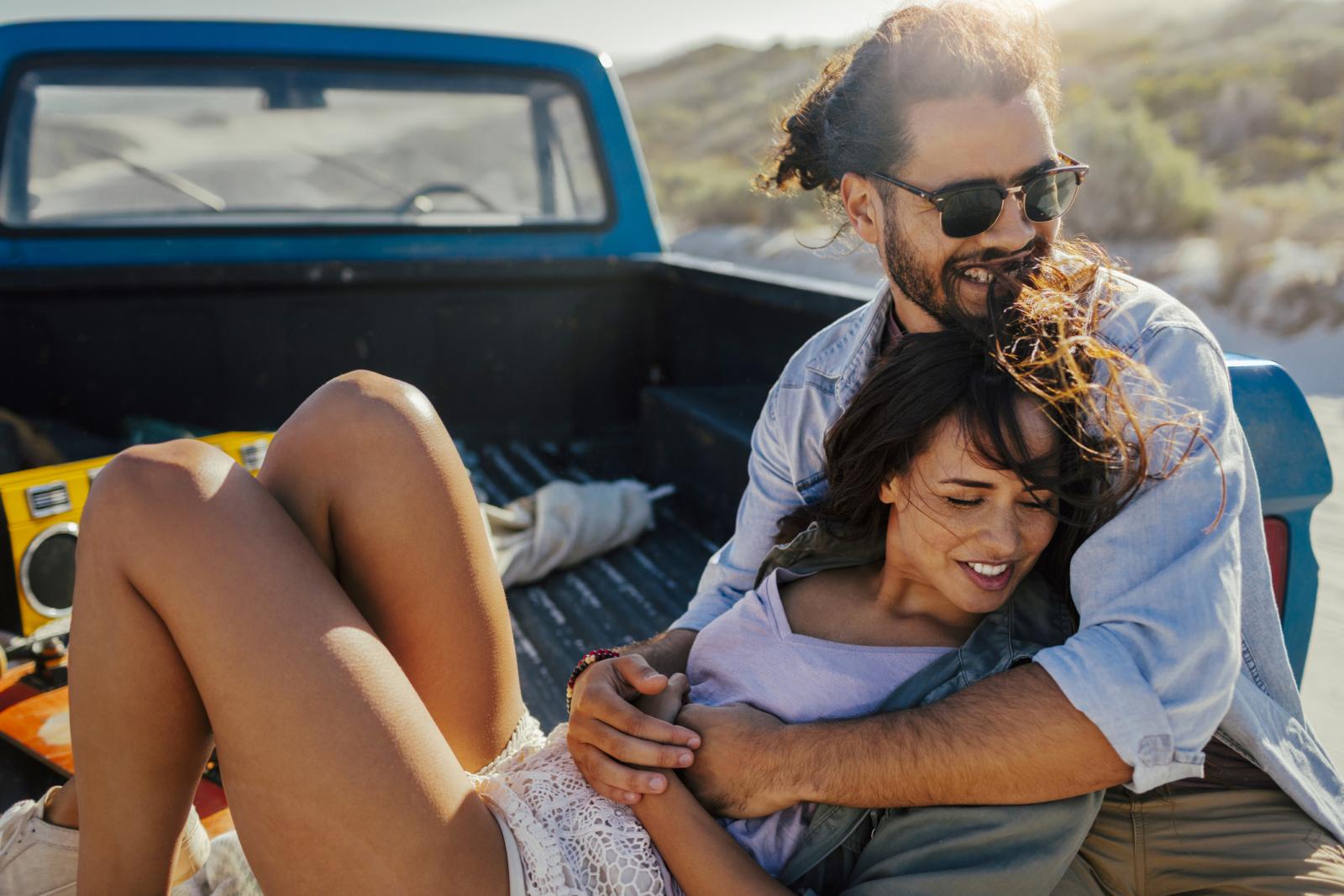 Zahvaljujući izuzetnim antioksidativnim svojstvima vitamin E štiti organizam od štetnih utjecaja iz okoliša, poput cigaretnog dima, atmosferske zagađenosti ili sunčevih zraka.