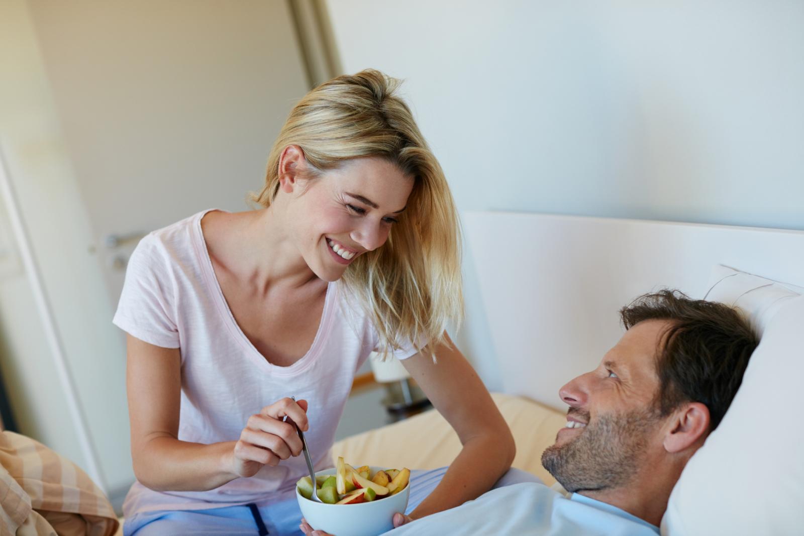 Dobra stvar s ovom salatom je što je možete jesti za doručak, kao međuobrok, poslužiti je kao desert uz glavno jelo, a njome možete i završiti dan...