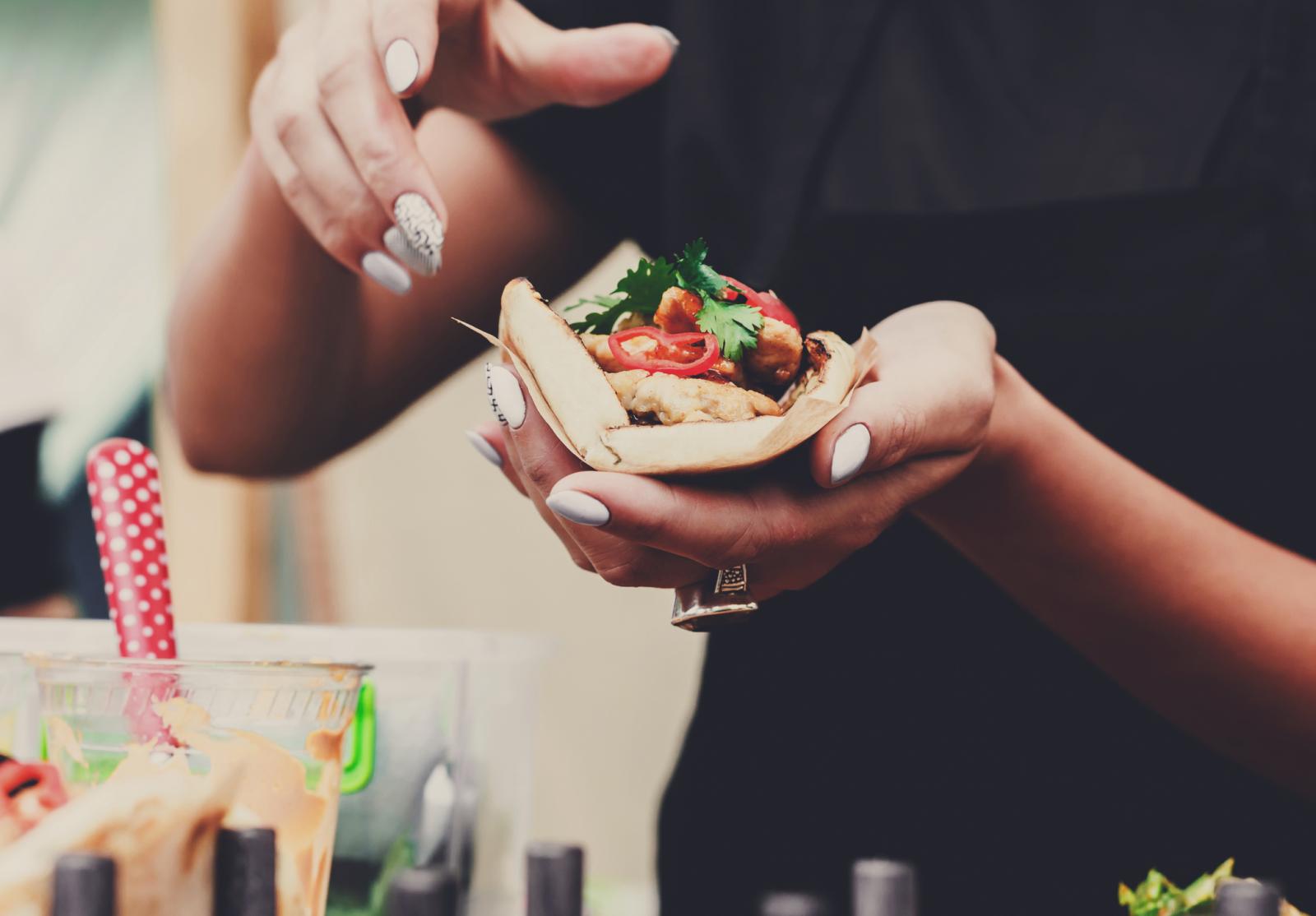 Peršinov list sadrži fitokemikalije poput kumarina i terpenoida koji pokazuju antioksidativnu aktivnost i djeluju protiv stvaranja tumorskih stanica. 