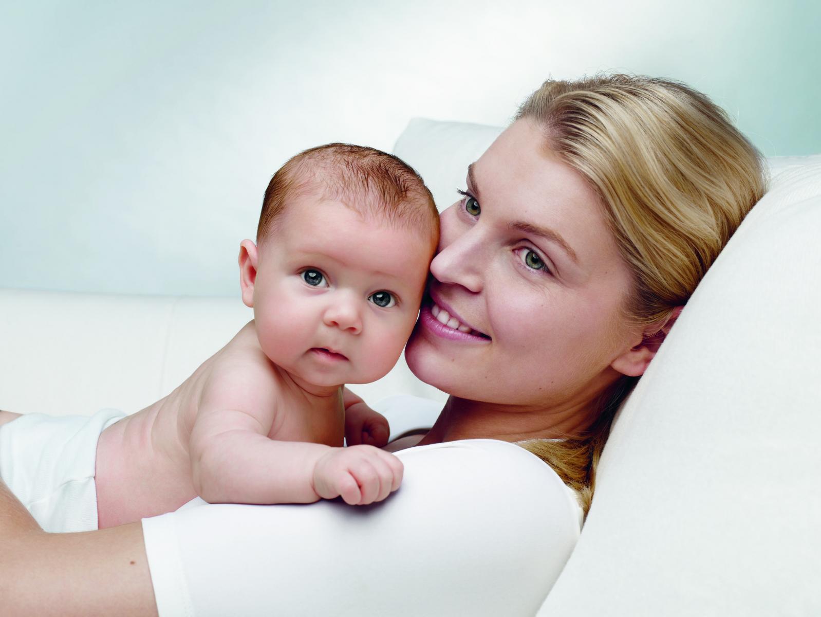 Brojna znanstvena istraživanja dokazala su da dojenje pozitivno utječe na zdravlje djeteta i majke.