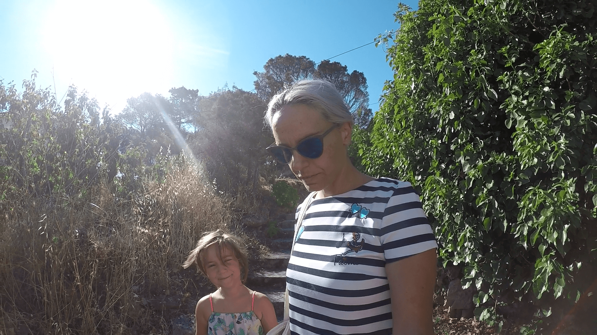 U ovome izdanju Kronika sluđene mame saznajte koliko je ne jednostavno nabaviti kupaći kostim na otoku.