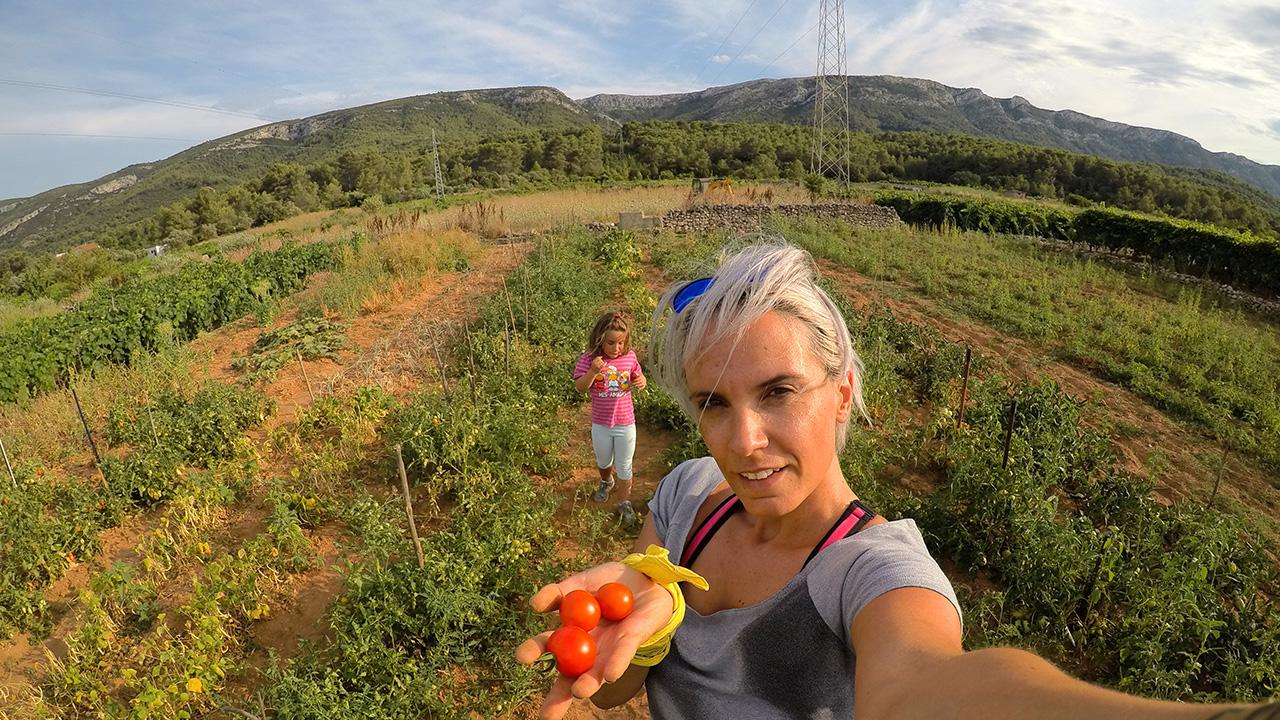 Stvarno je bogat taj reprezentativni uzorak naših cura... Drži se, Stipe!