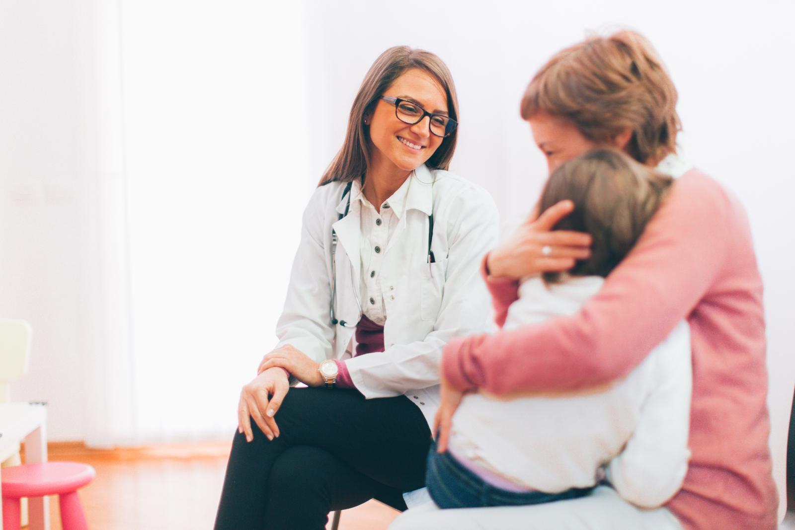 Vama će se možda činiti prerano, no čak i ako vaša kći dobije menstruaciju u 9. godini, vrijeme je za posjet ginekologu.