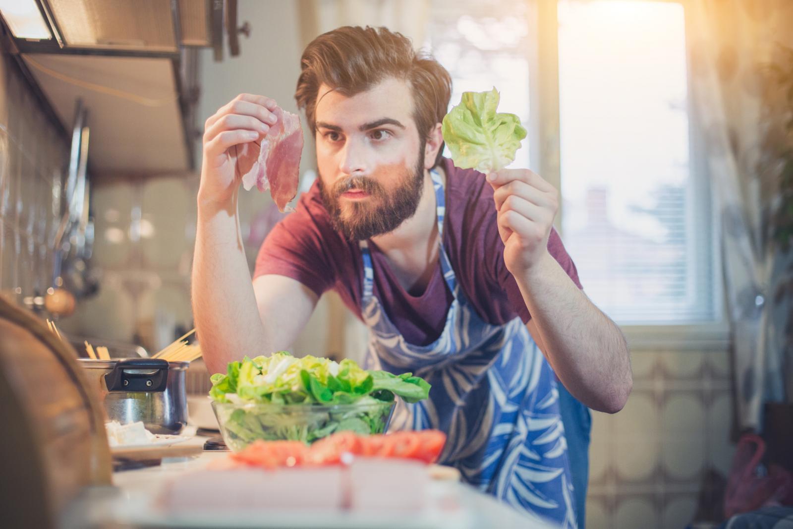 Mnogobrojne vrste salata i zelenog lisnatog povrća sadrže za zdravlje blagotvorne hranjive sastojke.