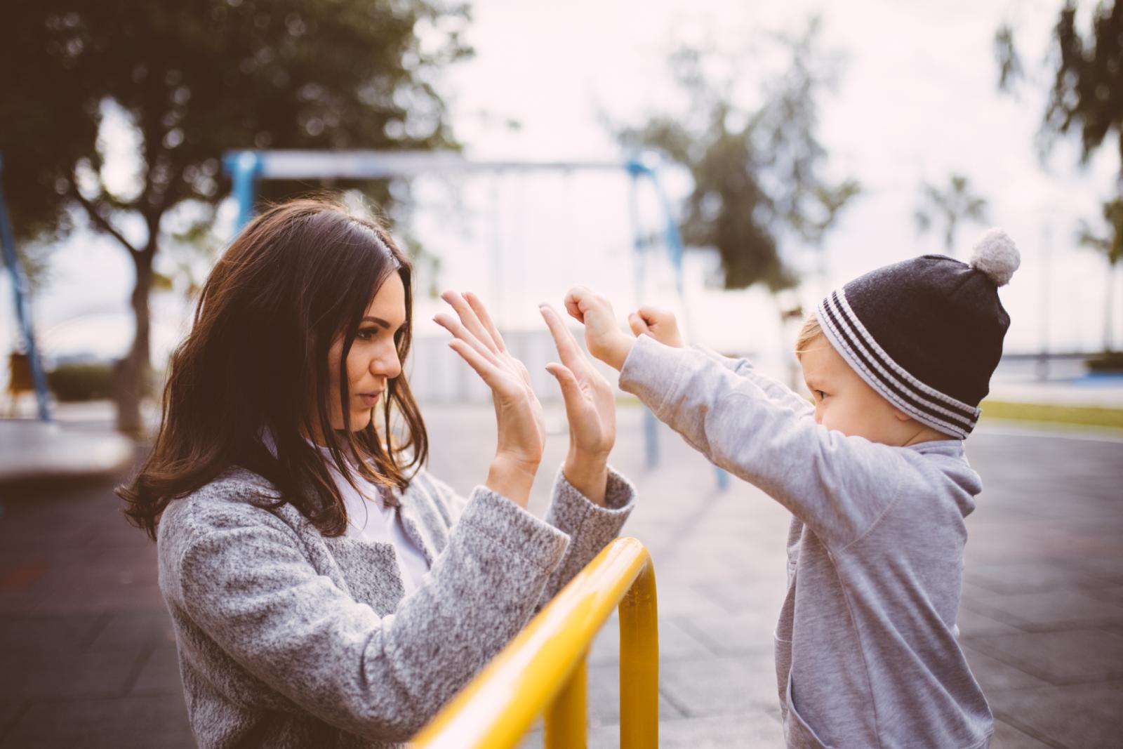 Korištenje Tomatis metode kod djece s autizmom od ranih godina može dovesti do velike promjene u govoru. 