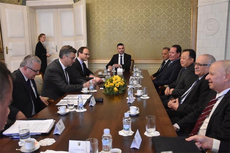 D7292E9A-3124-4EA1-A2E2-6982A87812CA