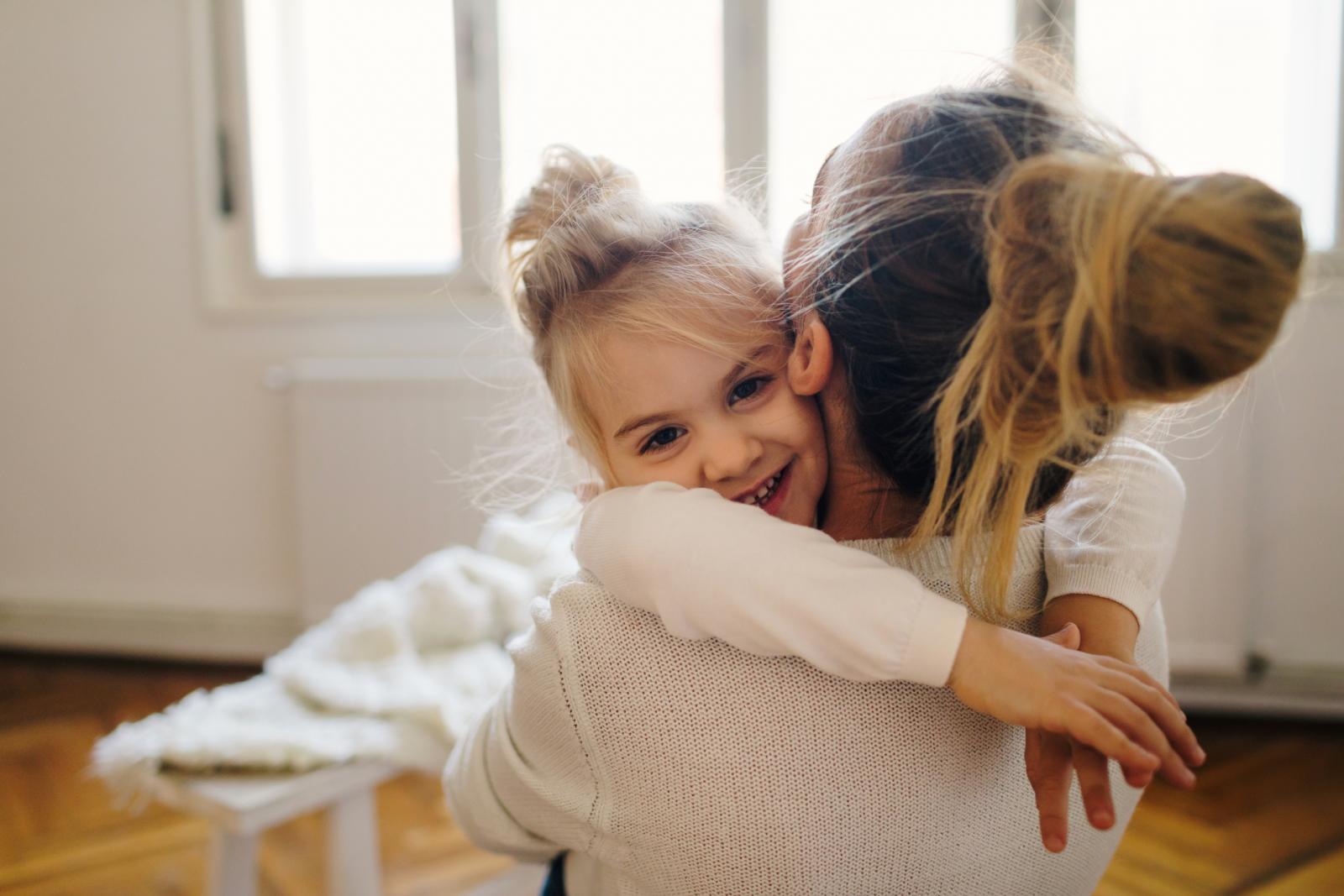  Ako su pušili na određenoj udaljenosti od djece, rizik je bio značajno manji, no i dalje dvostruko veći nego u djece roditelja nepušača. 