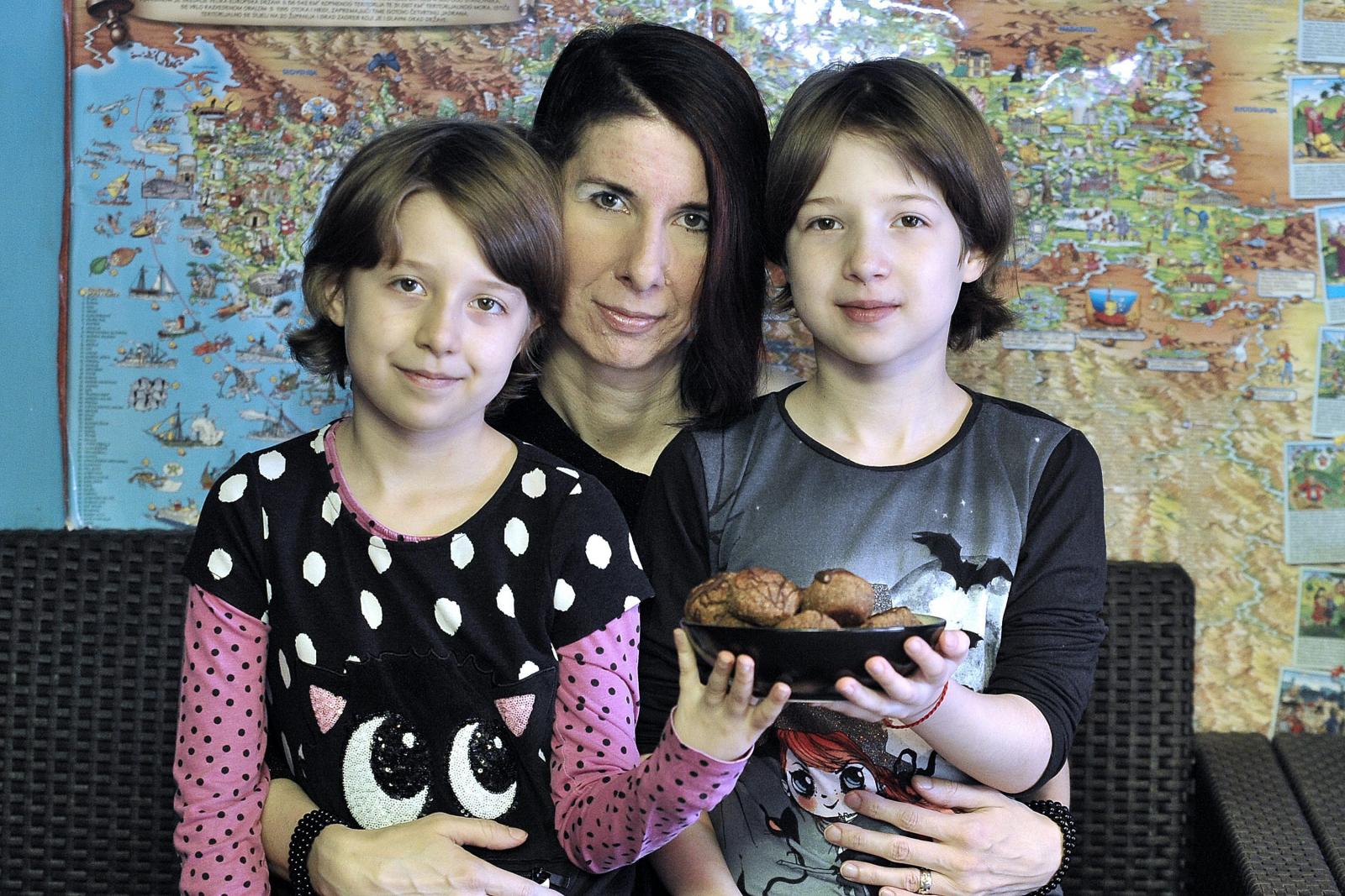 Hana Petra Marcela zapitala se kakvu to poruku država šalje oboljelima, a pogotovo djeci.