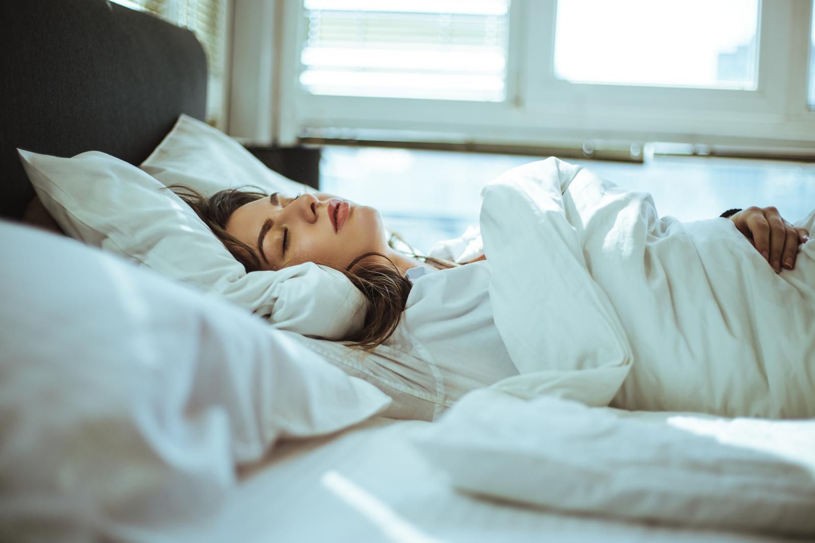 Znanstvenici previše spavanja povezuju s depresijom, upalama, većim rizikom od pretilosti, dijabetesa, srčanog i moždanog udara.

