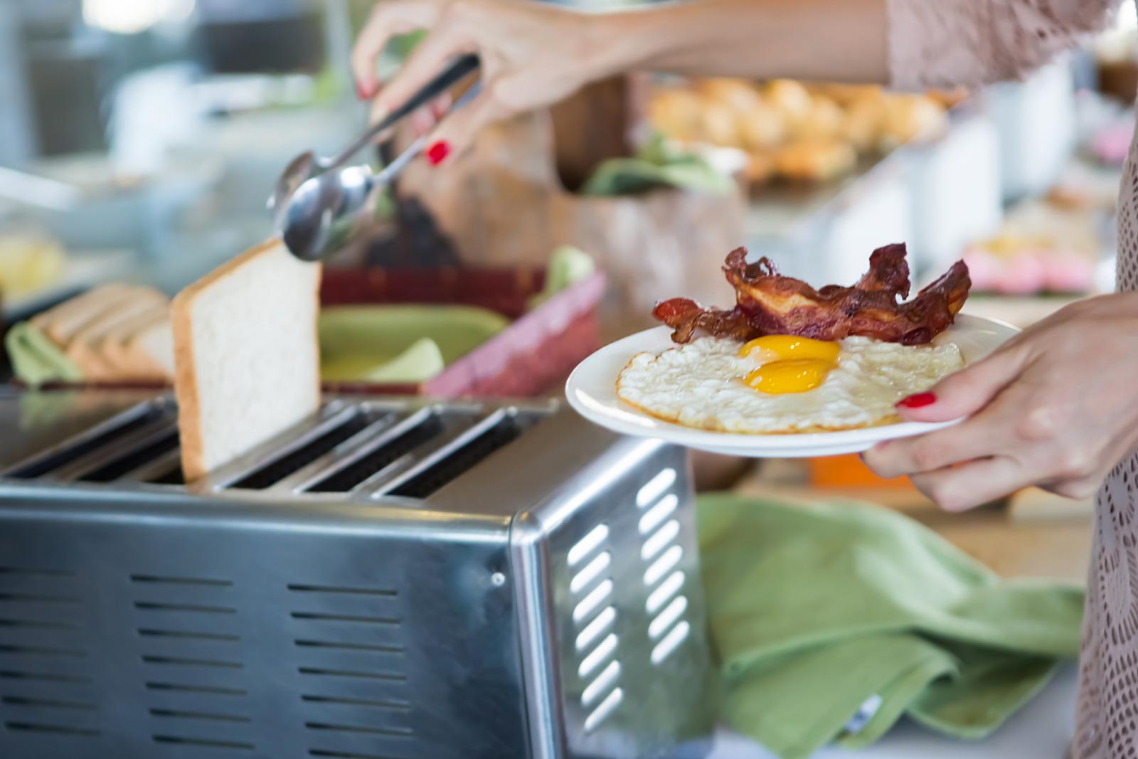 S obzirom na to da nam je klor široko dostupan u svakodnevnoj prehrani koja je obično prilično bogata solju, nisu određene preporučene dnevne količine unosa ovog minerala.