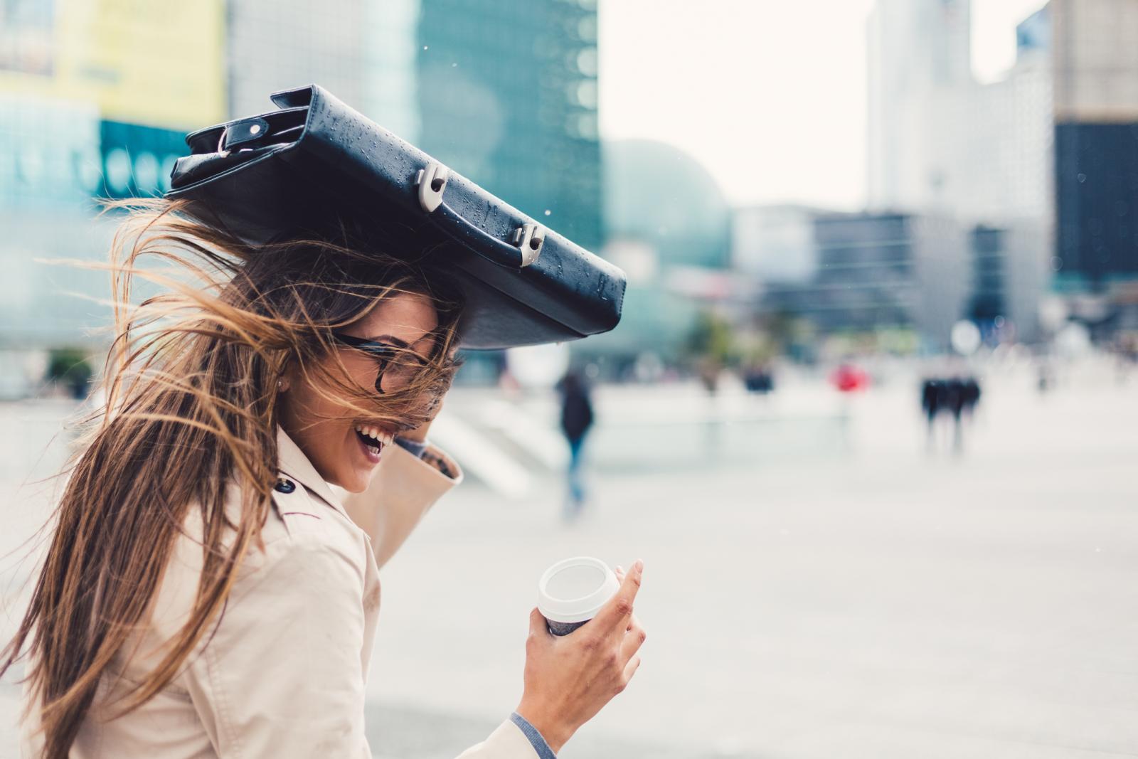 Samo oni koji mogu živjeti sa svojim mislima, sa svojim manama i vrlinama i uživati u svom društvu istinski su hrabri.