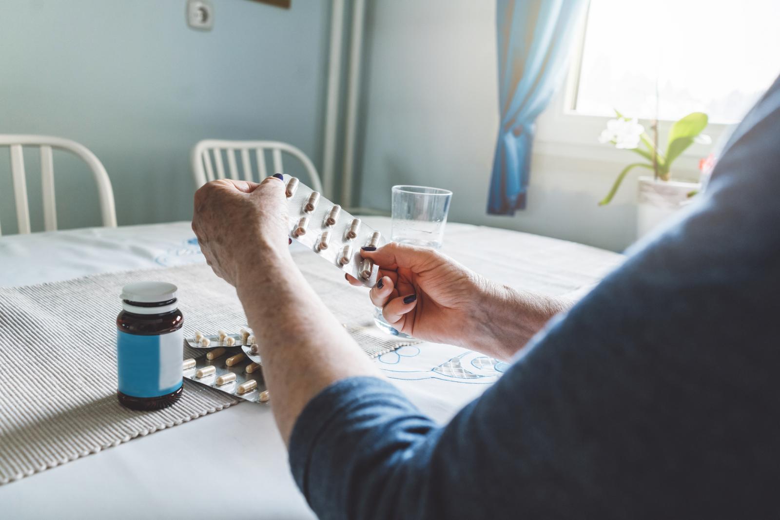 Znate li zašto je lijekove najbolje piti s vodom?