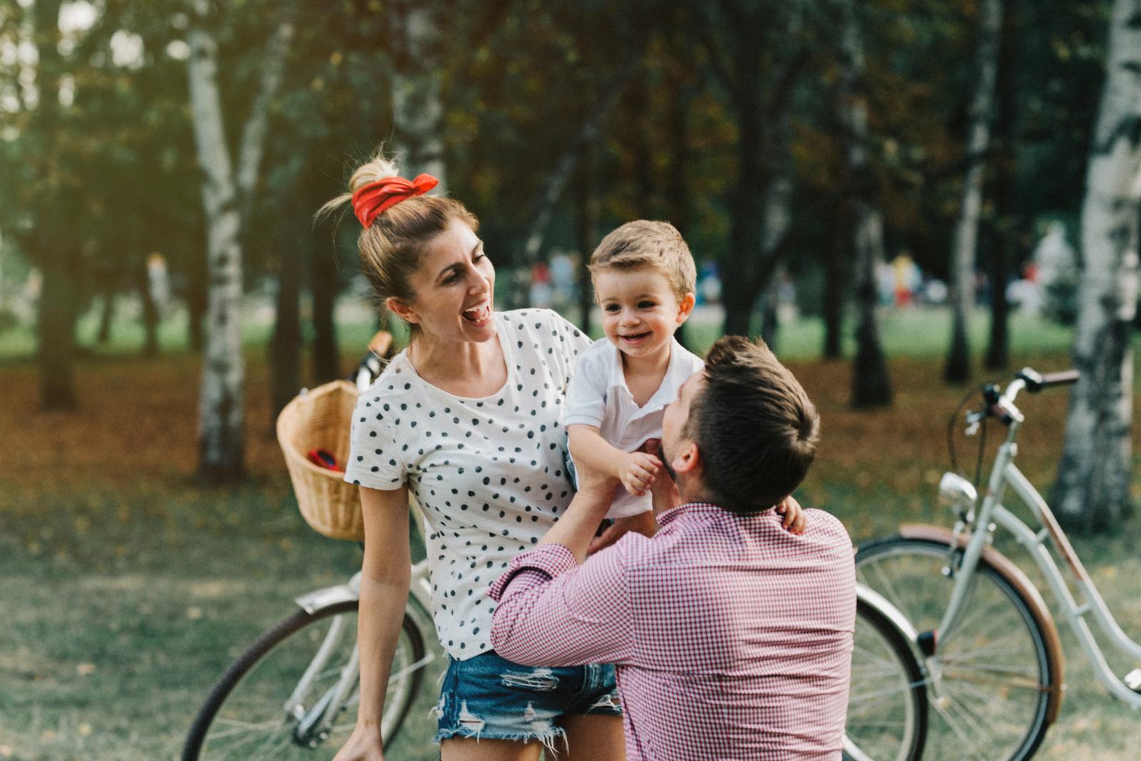 Malena djeca trebaju u potpunosti izbjegavati sunce i boraviti u hladovini.