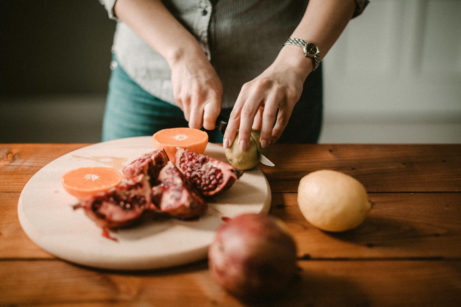 Limun sadrži limunsku kiselinu, koja pomaže u sagorijevanju masti, a osim toga ubrzava metabolizam i smanjuje apetit.