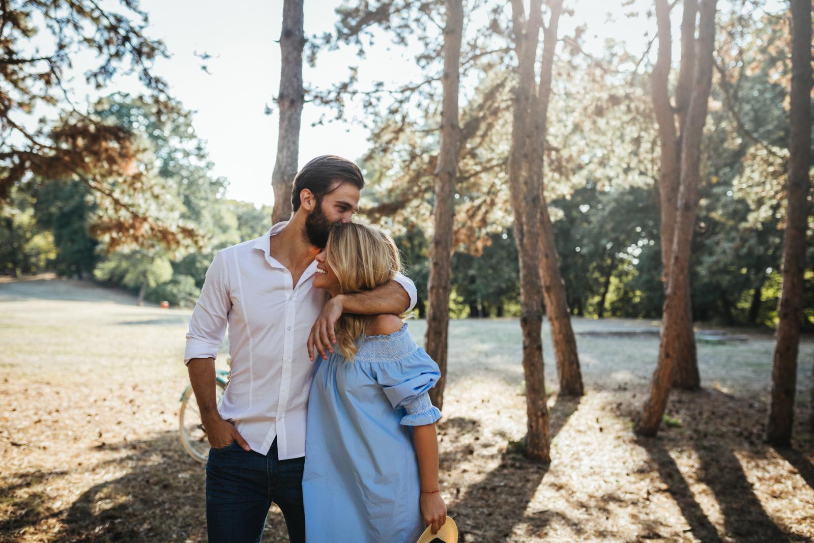 Kad se spoje prisnost, strast i obvezivanje, nastaje potpuna ljubav. I svi želimo takvu, ispunjujuću ljubav. 