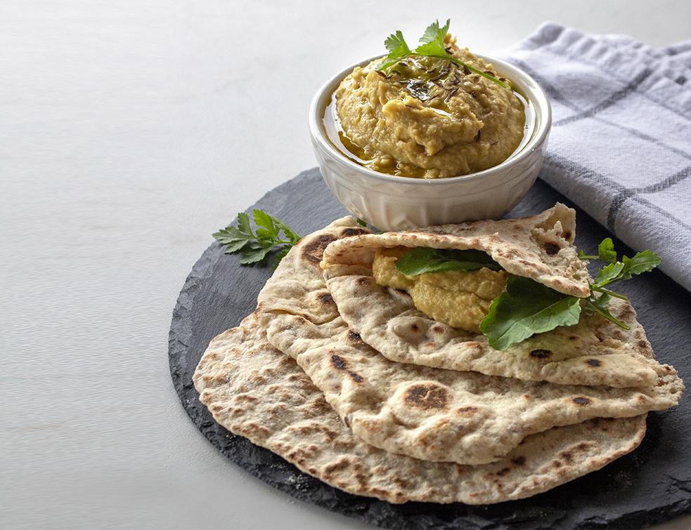 Humus spaja hranjivi slanutak bogat proteinima i okuse Bliskog istoka s punoćom okusa iz avokada.
