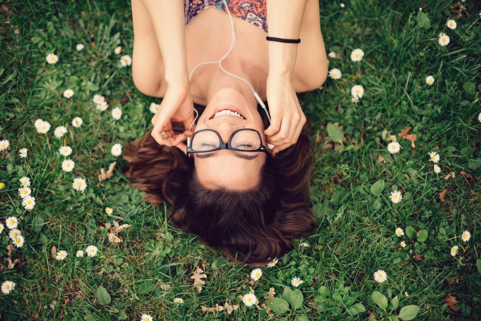 Simptomi alergije najčešće su učestalo kihanje, bistra sekrecija iz nosa, suzenje očiju i nadražajni kašalj.