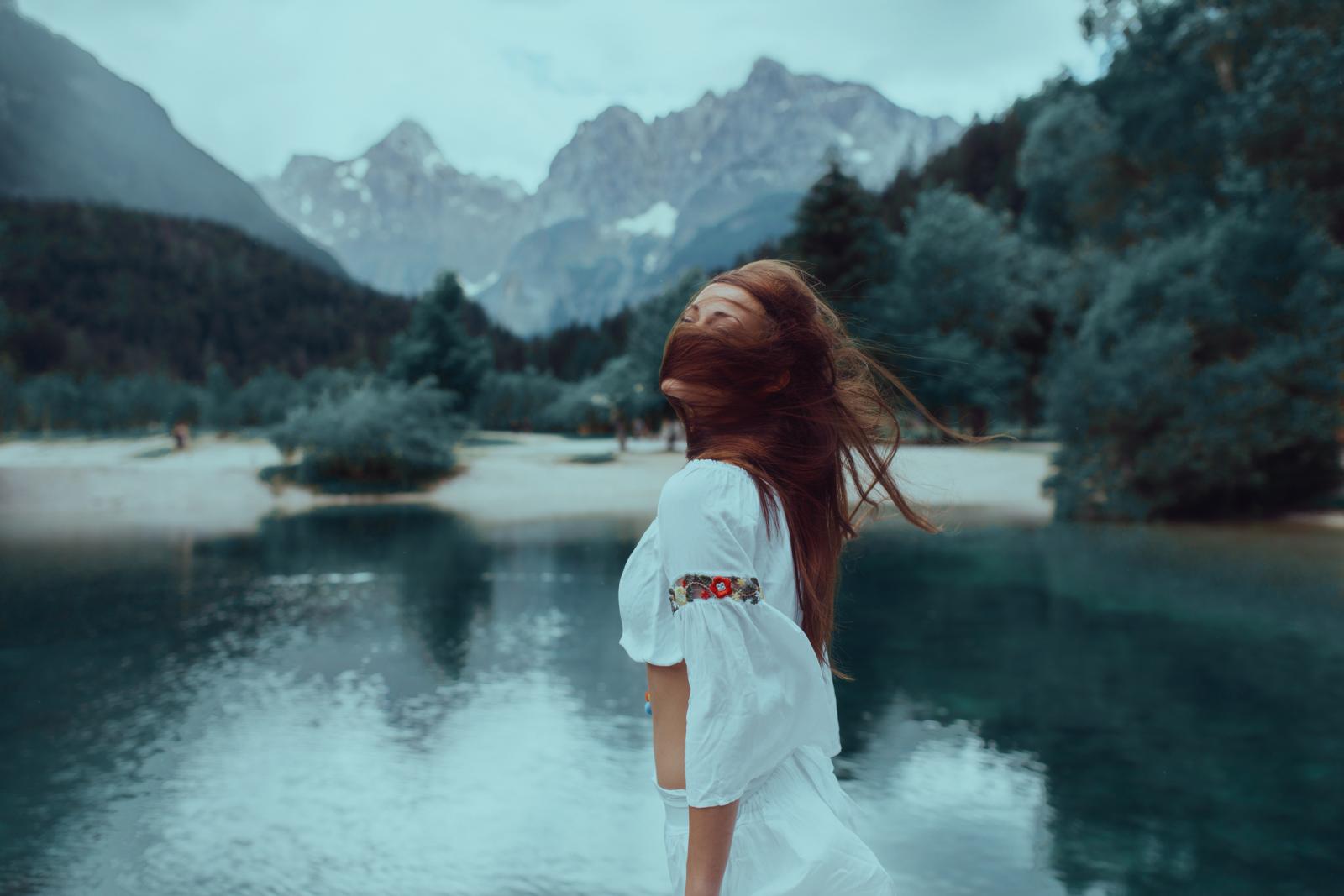 Gubitak kose simptom je više od 30 bolesti, uključujući sindrom policističnih jajnika, lišajeve na vlasištu, poremećaj štitnjače i autoimune bolesti.