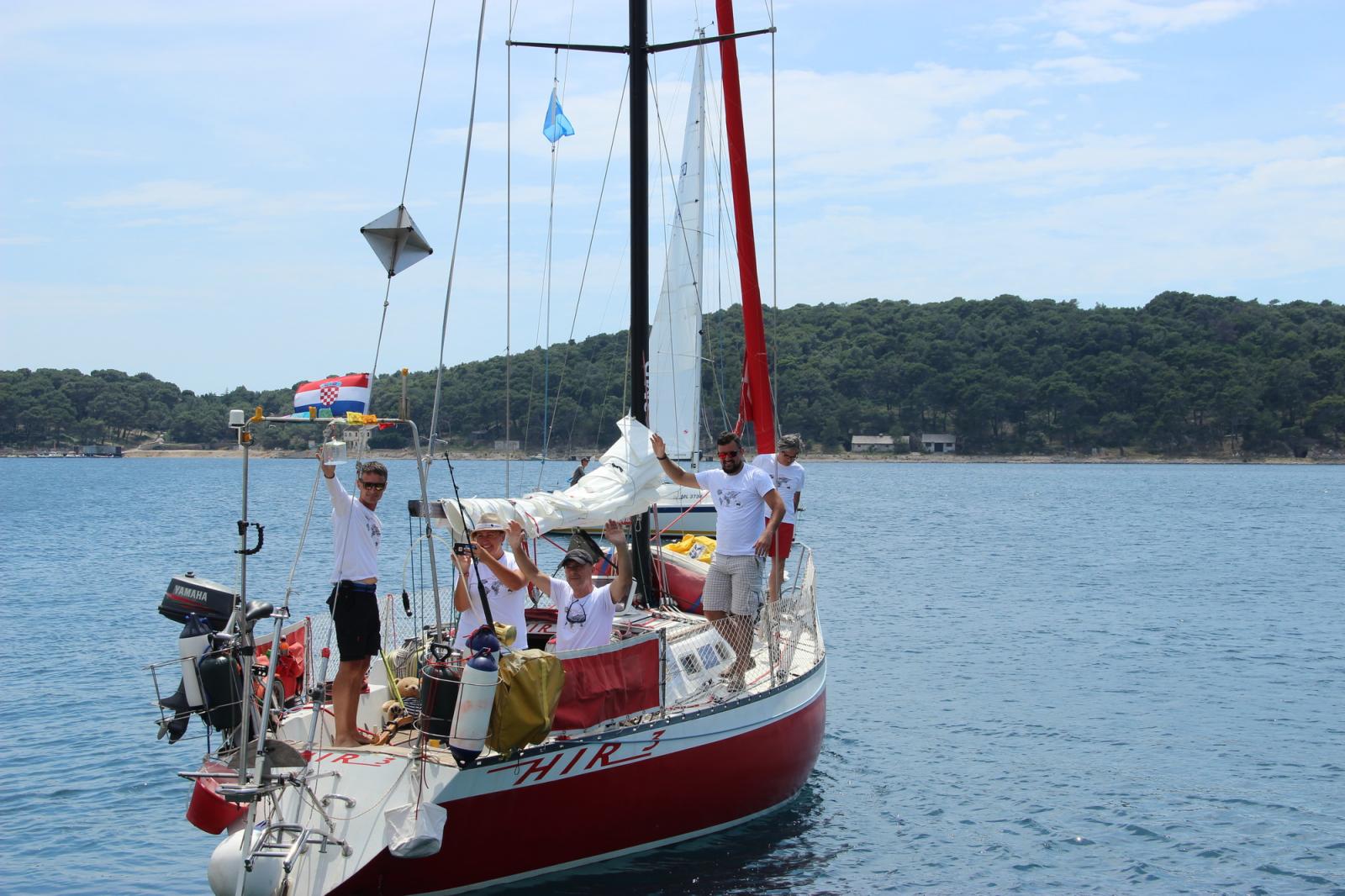 Sretan put i mirno more ekipi 'HIR-a 3'!