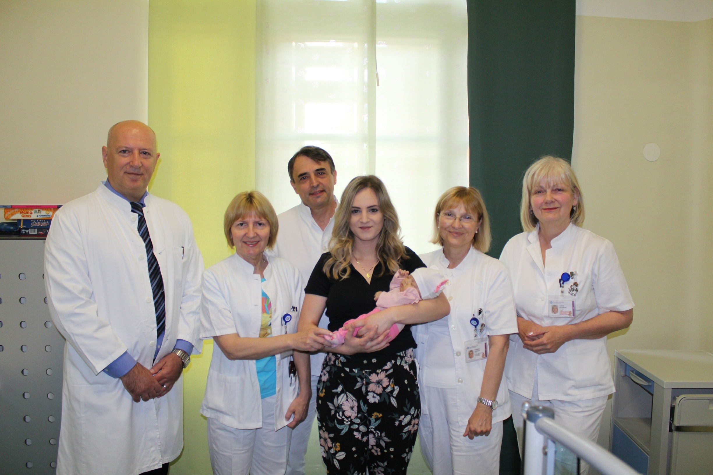 Malena Maša spremna je za oproštaj od bolnice u kojoj je provela prve mjesece svog života. 