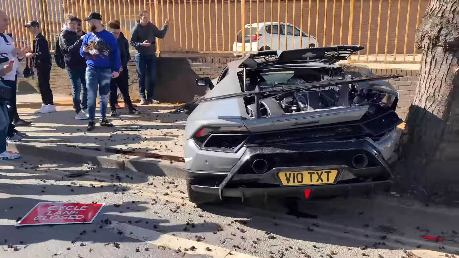 lamborghini-huracan-performante-crashes-at-supercar-meet