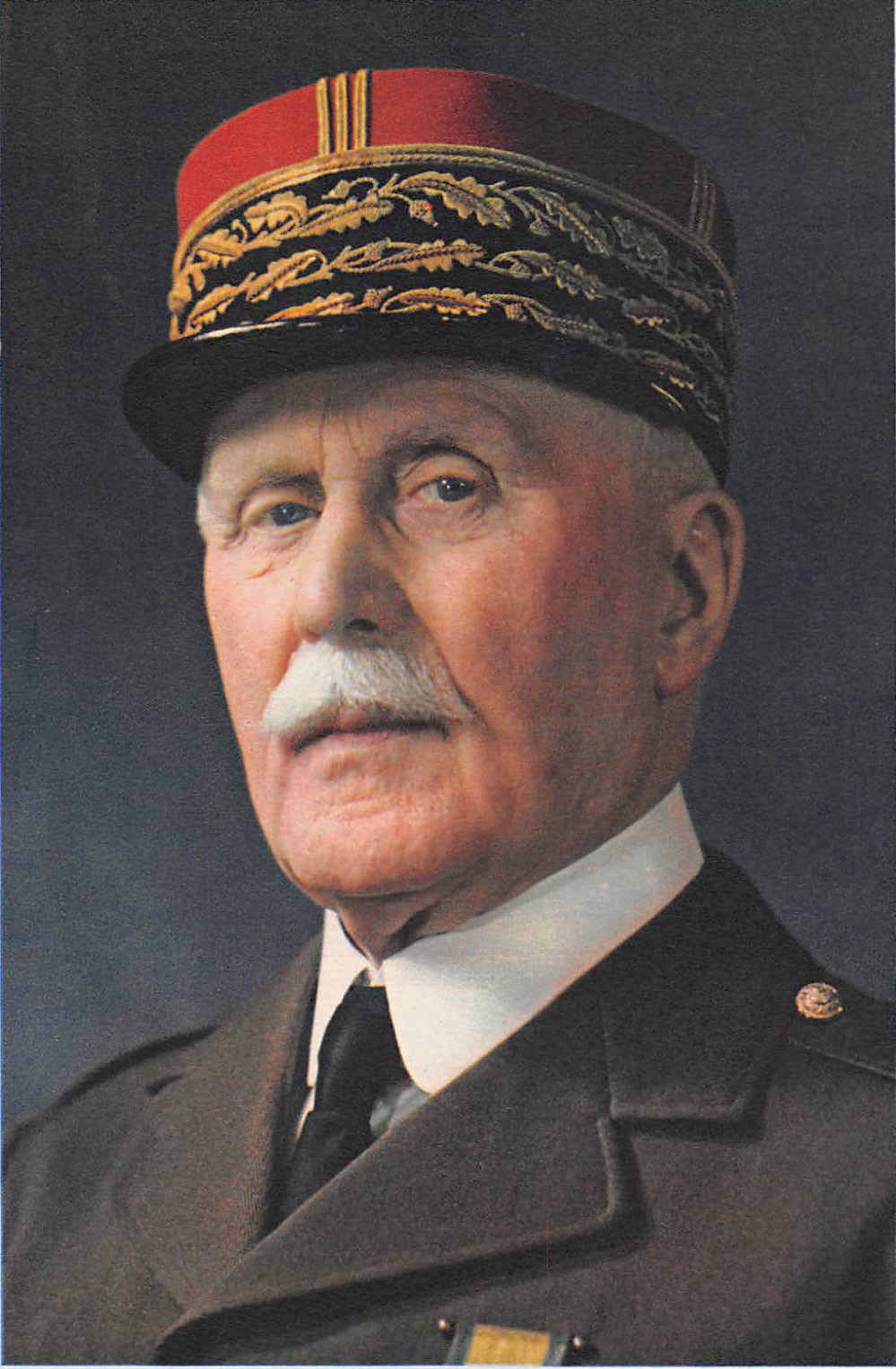 Pétain_-_Portrait_photographique_1941