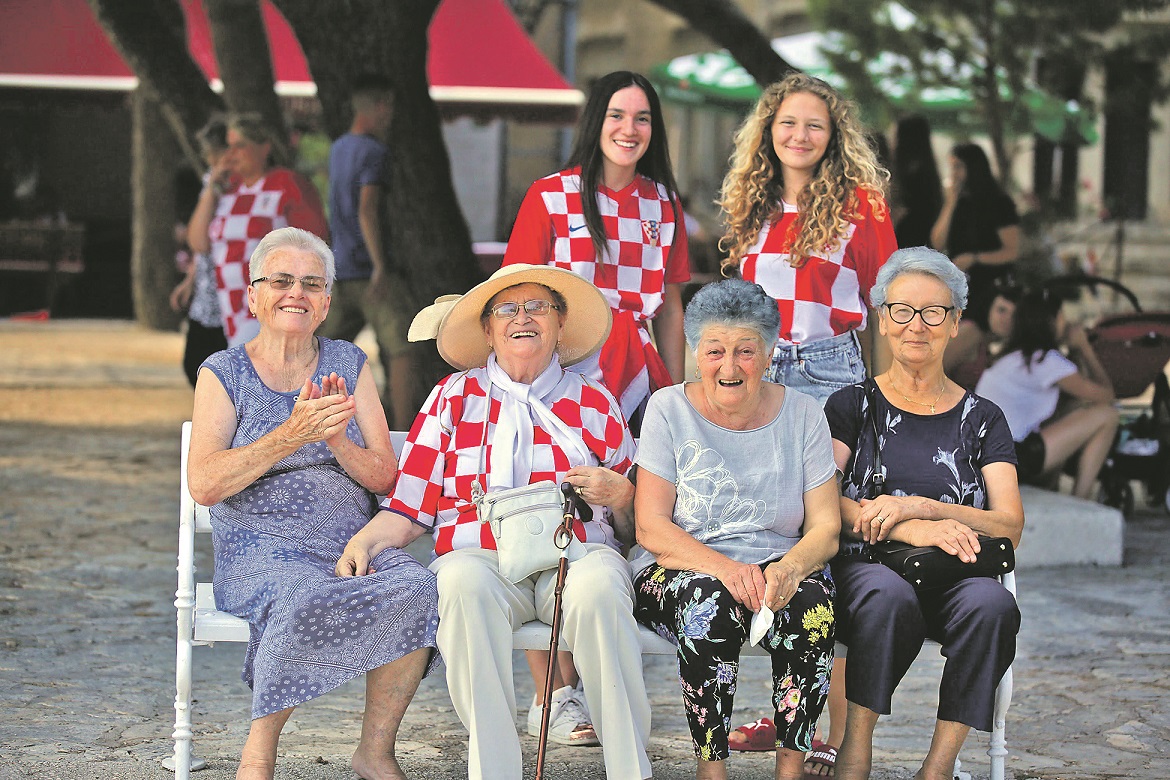 235481-302535-docek_perisic9-180718_1