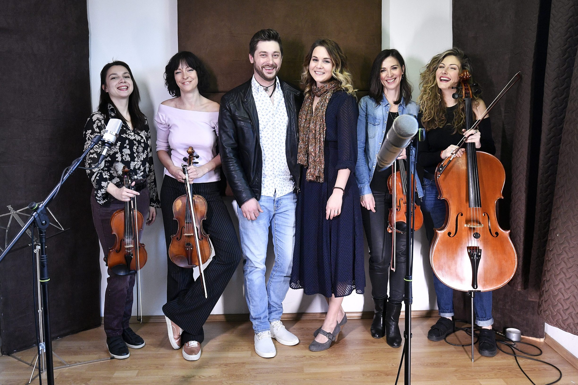 Marko Vukes sa suprugom Nevenom i kvartetom Vortex Strings