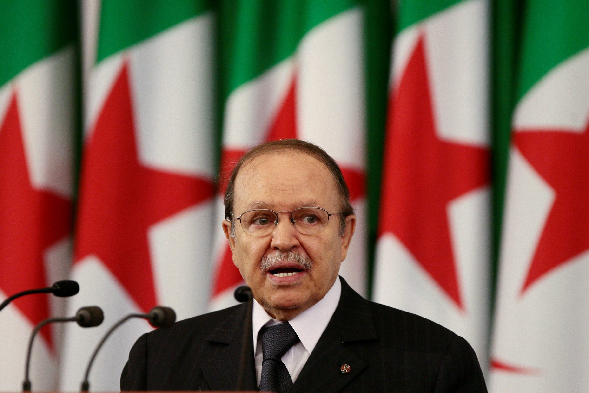 2019-03-31T231213Z_1297860357_RC113E7D1560_RTRMADP_3_ALGERIA-PROTESTS-BOUTEFLIKA