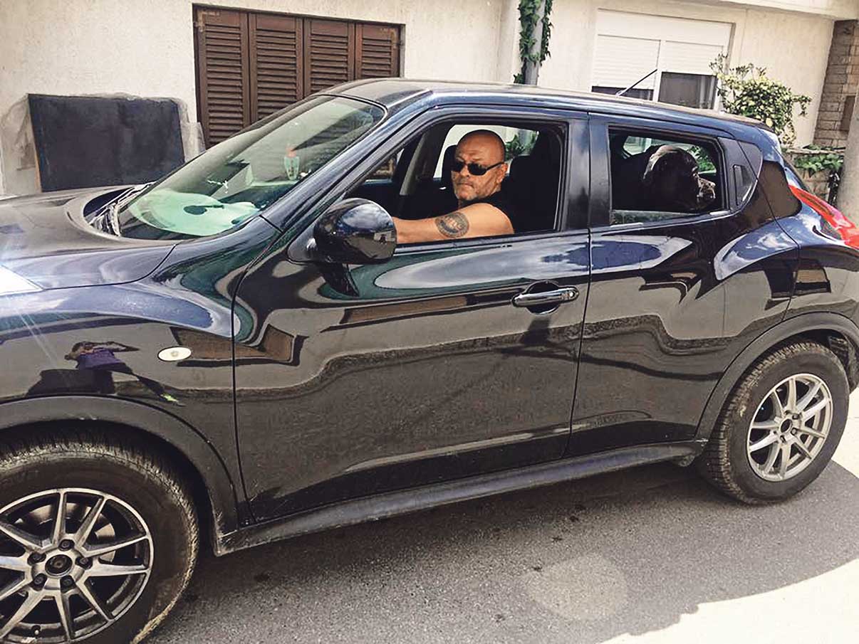 
Vlasnik psa Ivan Sporiš, inače vlasnik propale tvrtke Epimen koja je na hrvatsko tržište lansirala kapsule za potenciju