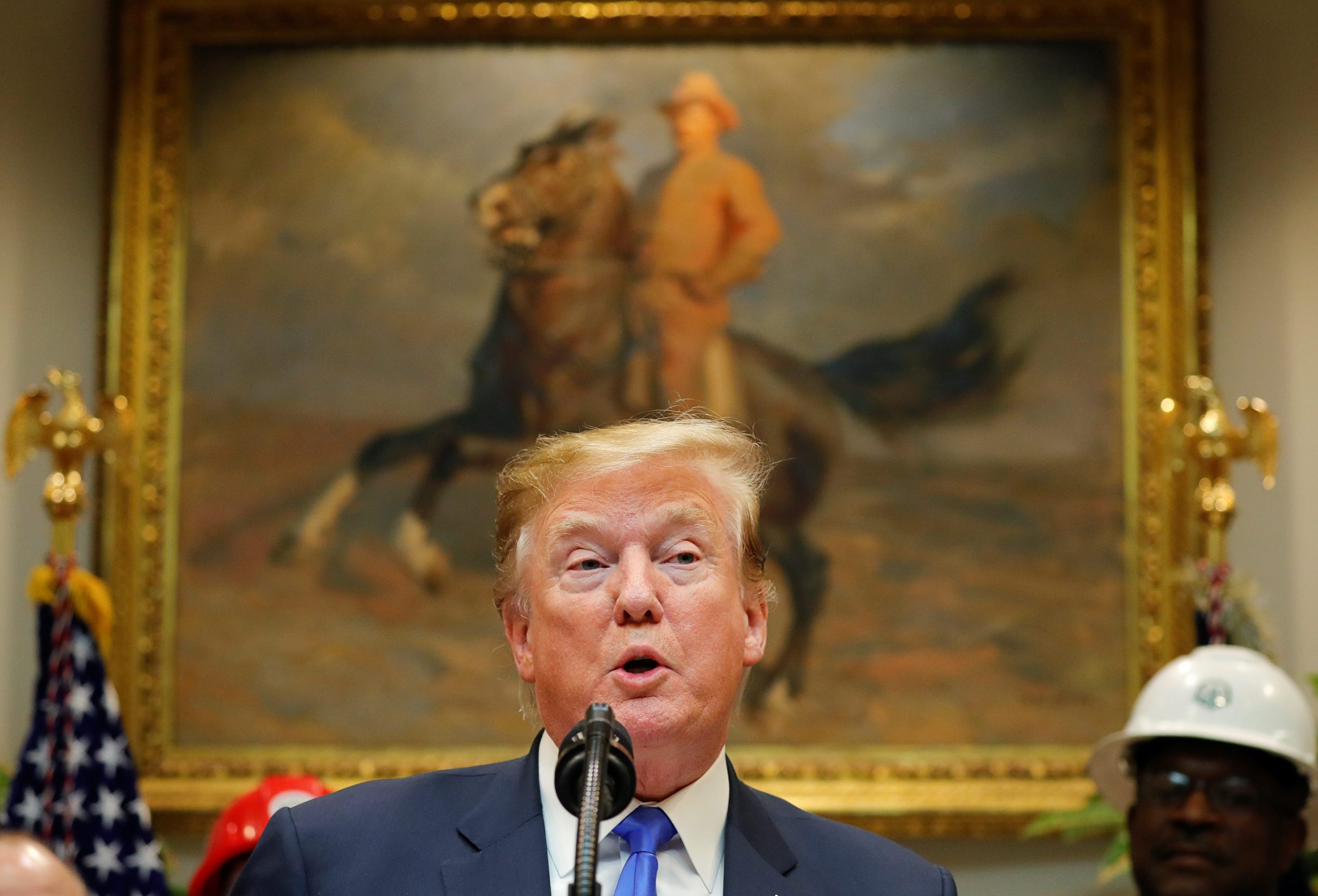 2019-04-12T184757Z_1601251515_RC11D92610C0_RTRMADP_3_USA-TRUMP