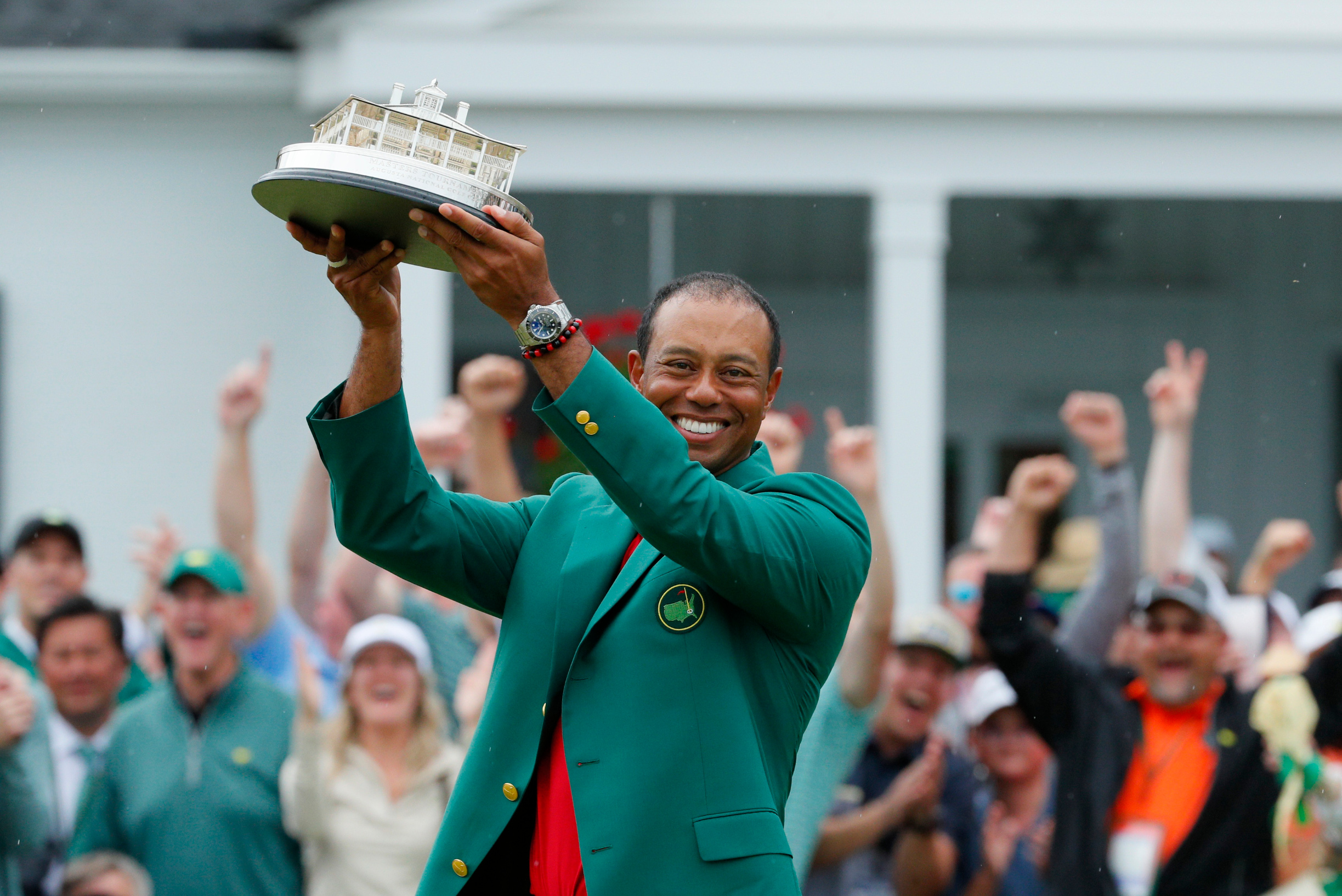 2019-04-14T190952Z_1951448030_HP1EF4E1H8GWU_RTRMADP_3_GOLF-MASTERS