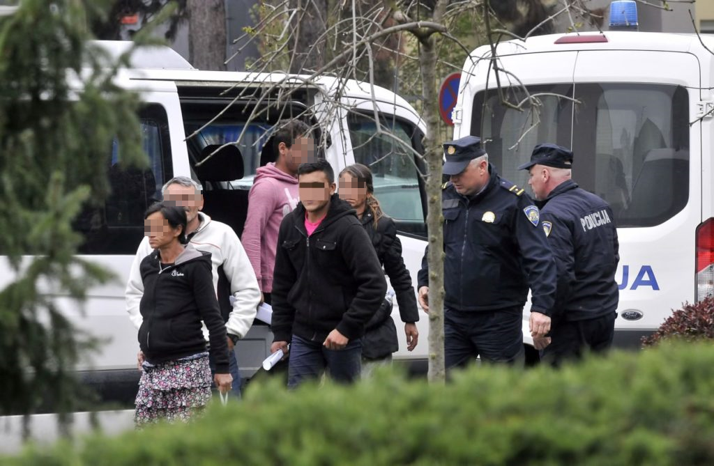 ecsImgtrgovina-ljudi-romi-varaždin-3-1024x669-3621216865130489116