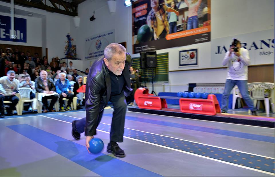 57303512_2292403477669606_646871561390784512_n