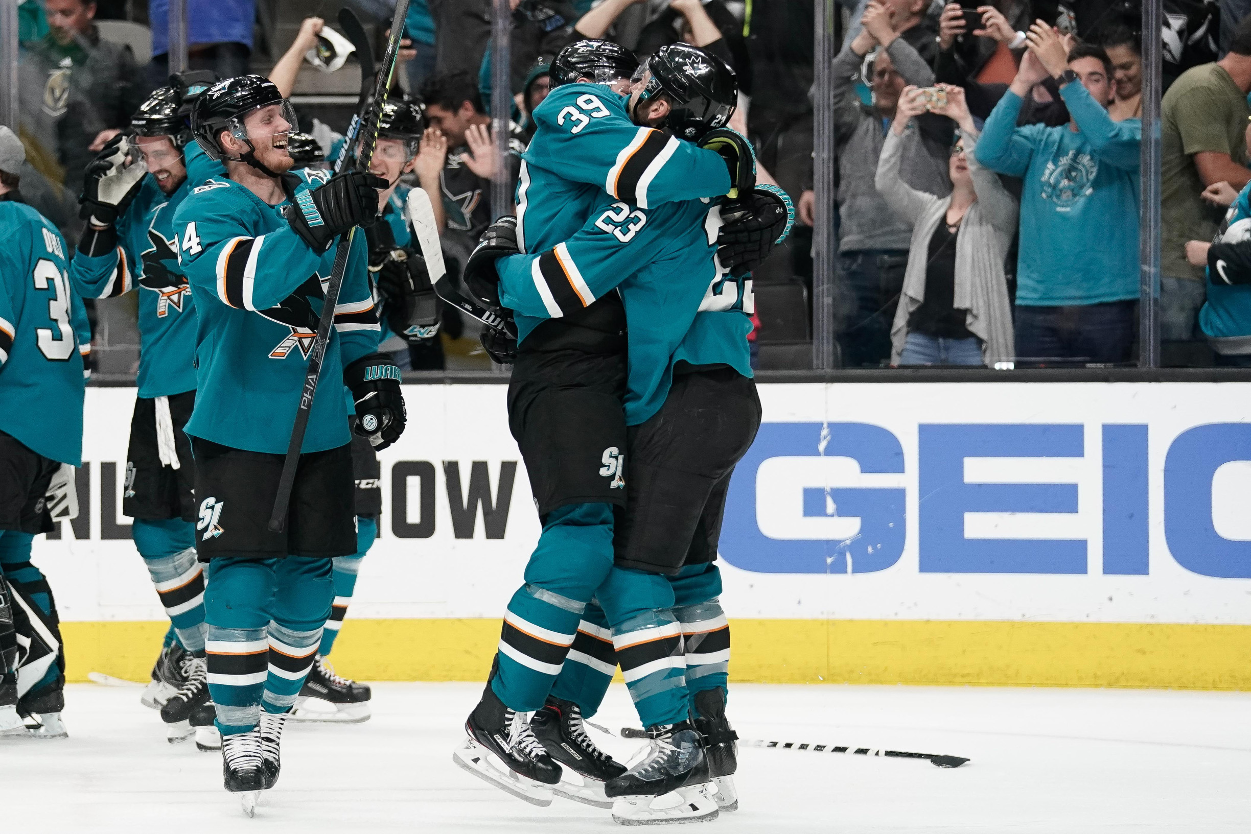 2019-04-24T055418Z_1316999351_NOCID_RTRMADP_3_NHL-STANLEY-CUP-PLAYOFFS-VEGAS-GOLDEN-KNIGHTS-AT-SAN-JOSE-SHARKS