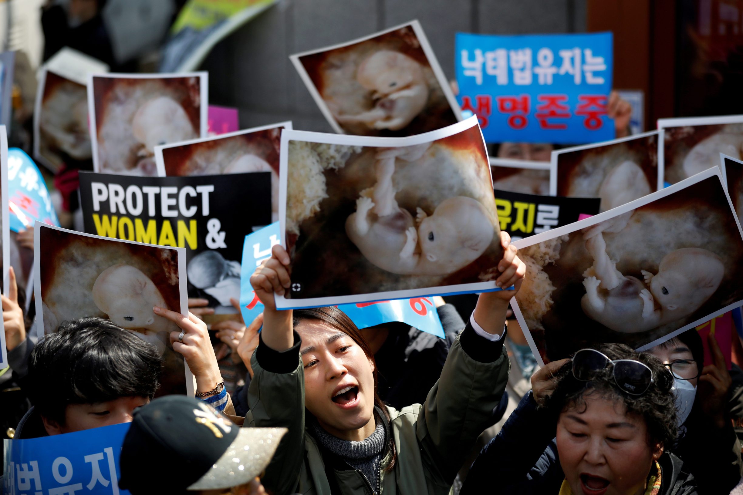 2019-04-11T104710Z_306992029_RC1F0B77E7B0_RTRMADP_3_SOUTHKOREA-ABORTION