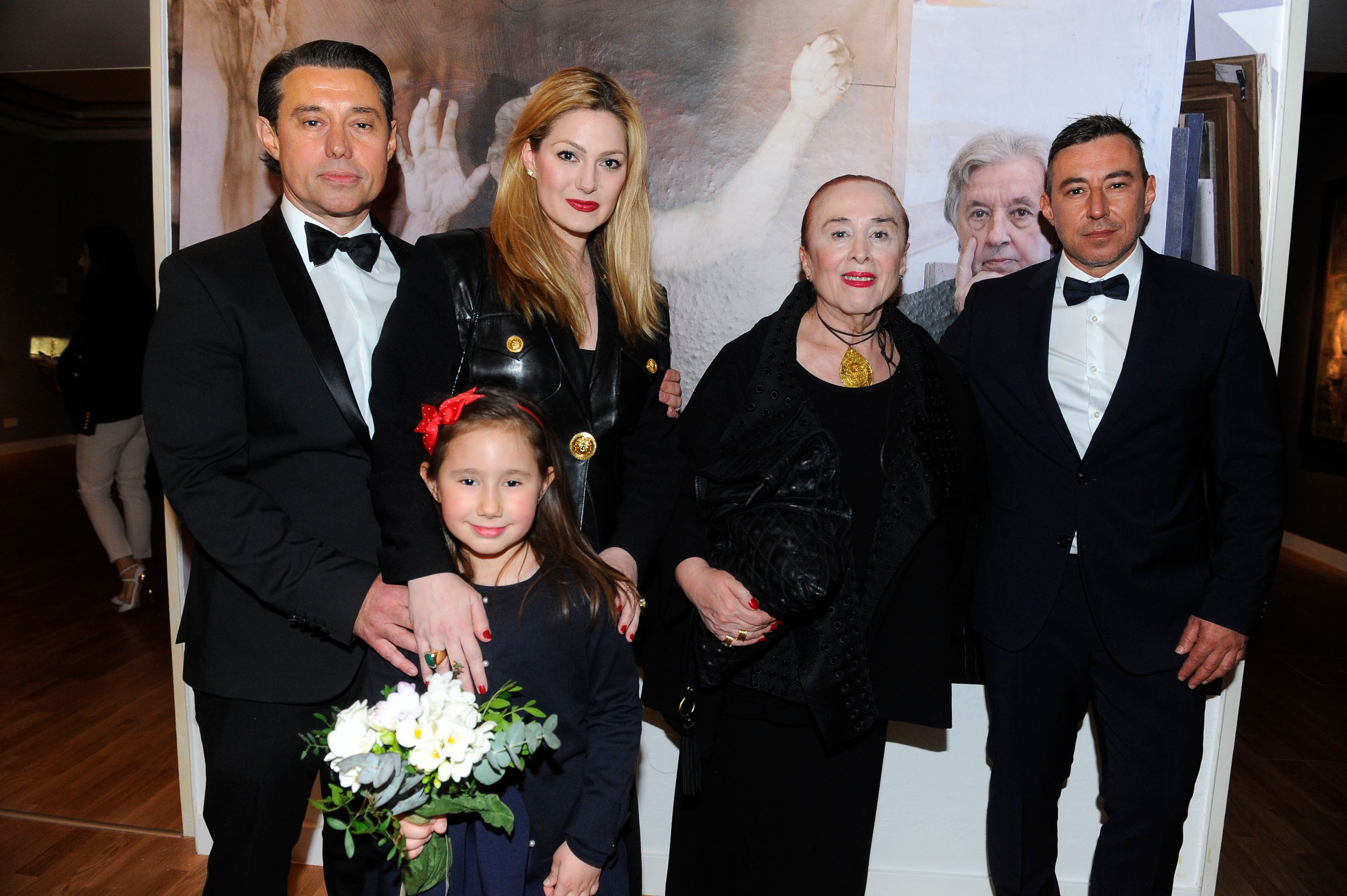 Obitelj Berber: Ensar , supruga Ira, kćer Mey, te Ada i Azer 