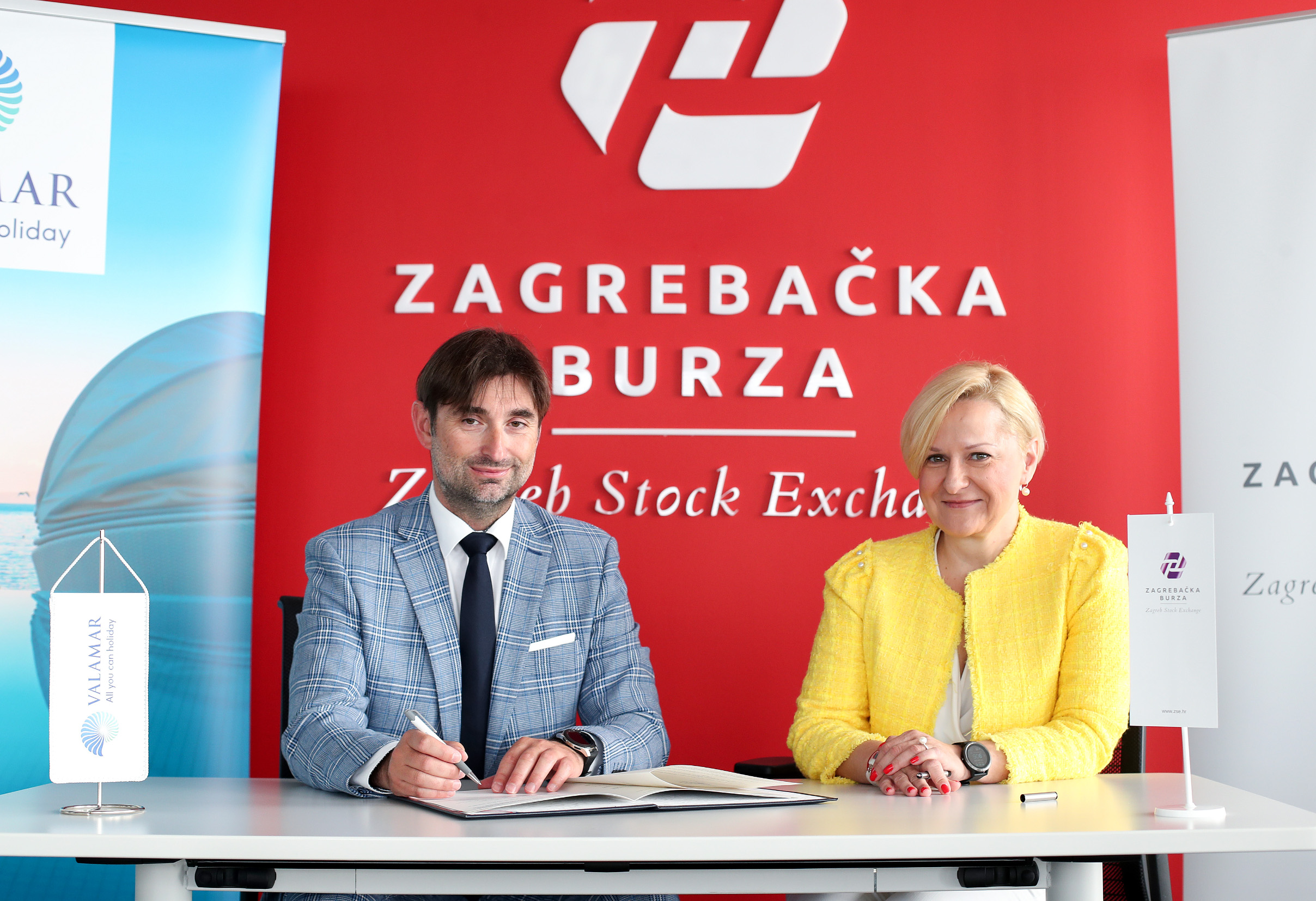 Čan Uprave Valamar Riviere Marko Čižmek i predsjednica Uprave Zagrebačke burze Ivana Gažić potpisali su ugovor 