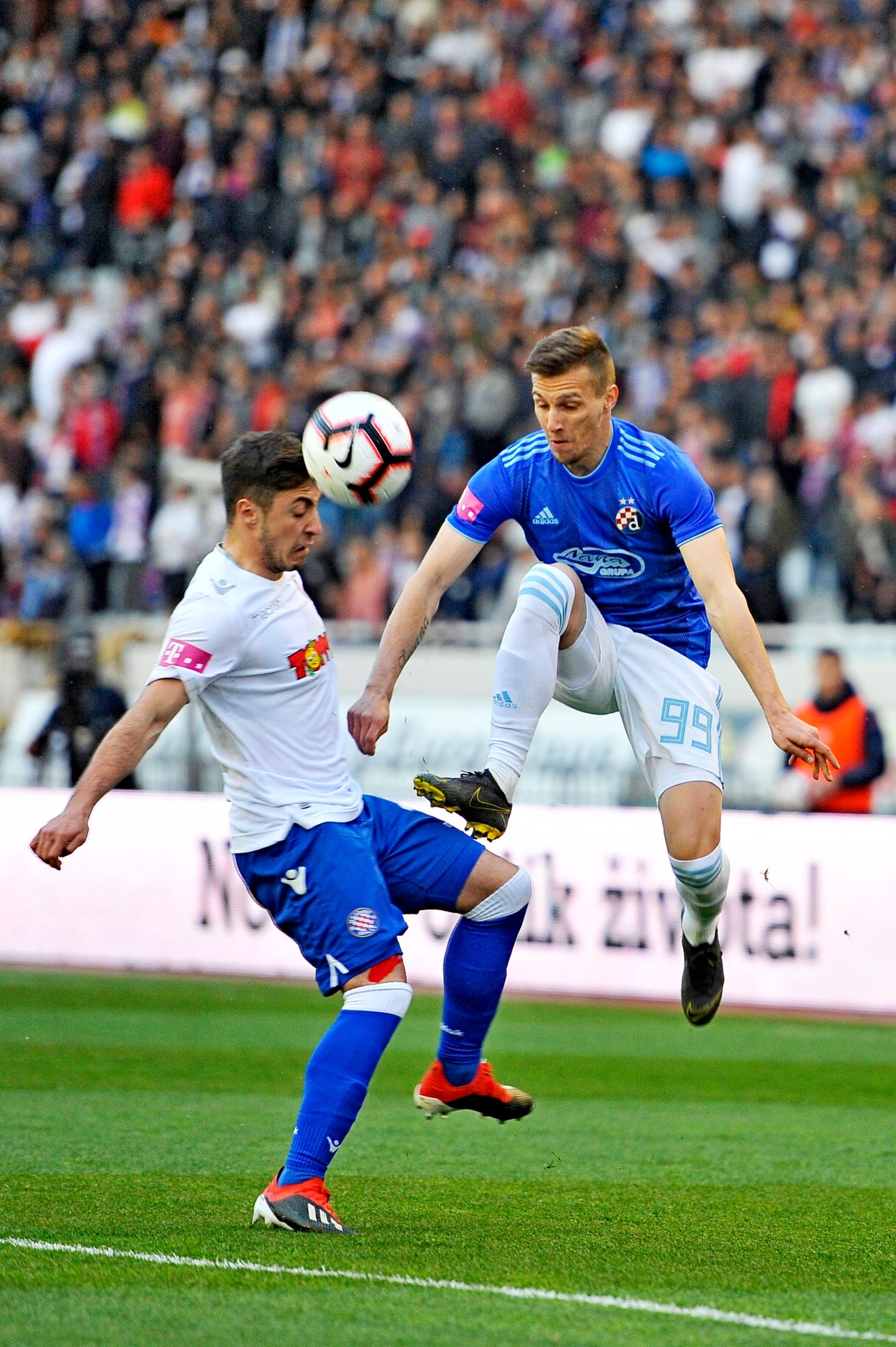 Josip Juranović (lijevo) se ozlijedio u dresu Vatrenih pretkraj dvoboja s Gruzijcima