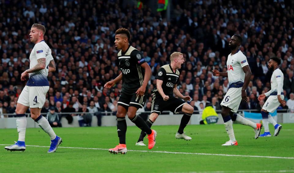 2019-04-30T192134Z_931674438_RC1E9B5042A0_RTRMADP_3_SOCCER-CHAMPIONS-TOT-AJA