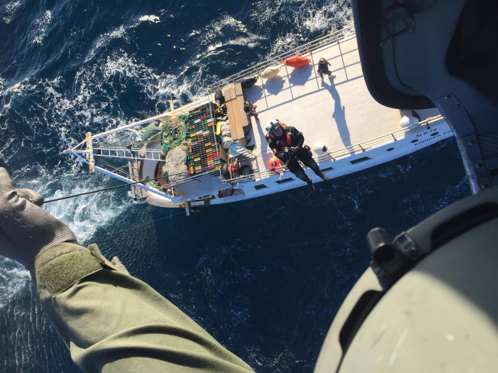 Spašavanje kod otoka Jabuke