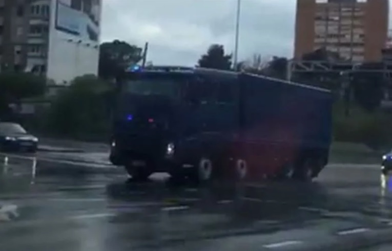 Prolazak blindiranog vozila kroz centar Splita, 5.4.2019.