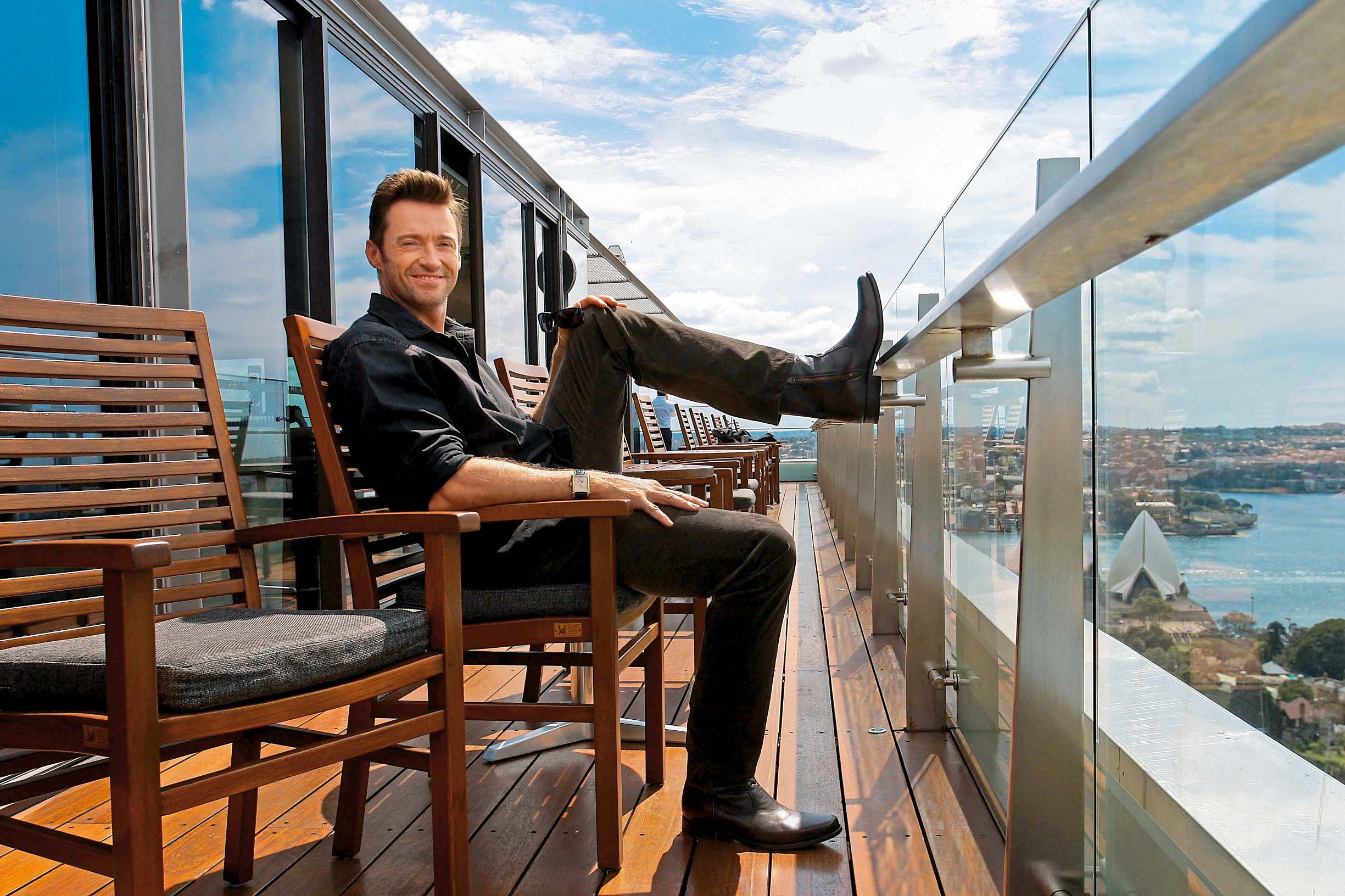 Jackman je iznimno visok za glumca, čak 190 centimetara, i strastveni je kavopija