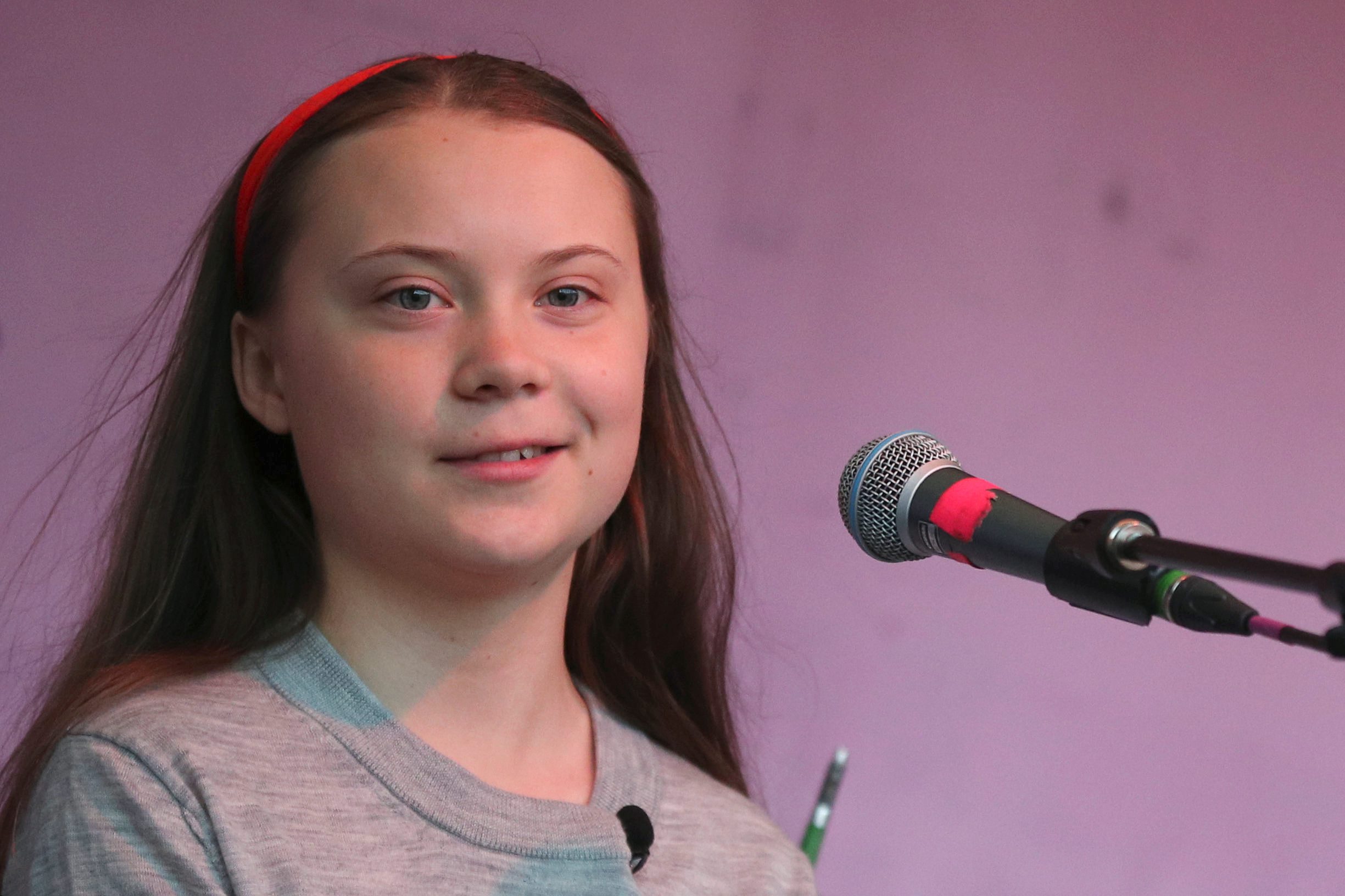 2019-04-21T183358Z_2091763902_RC176E257CC0_RTRMADP_3_BRITAIN-PROTEST-CLIMATE-CHANGE