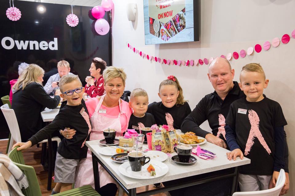 Jo Stafford sa suprugom i djecom