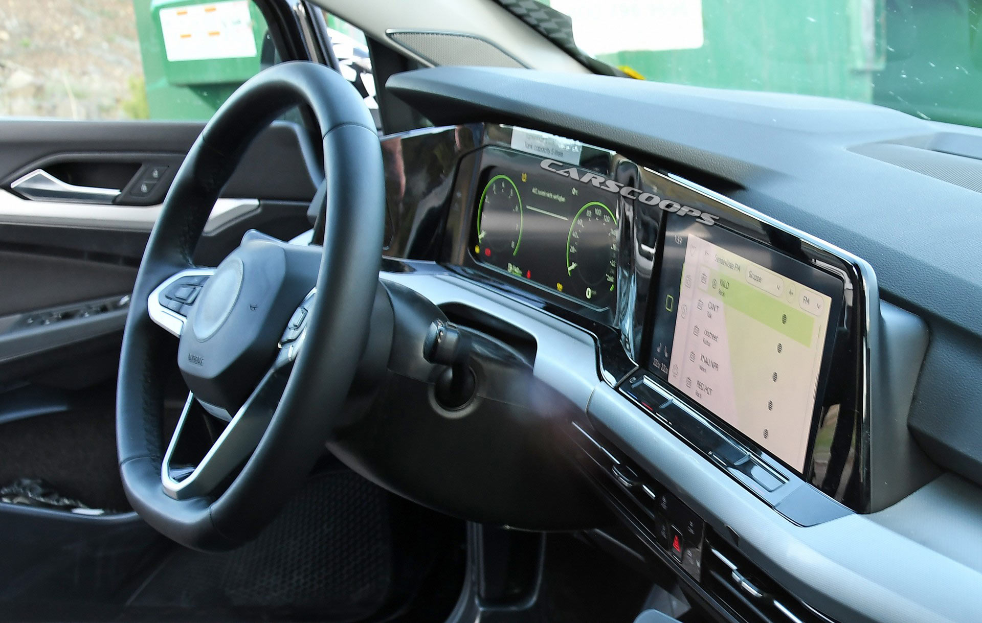 b79ffb63-2020-vw-golf-2