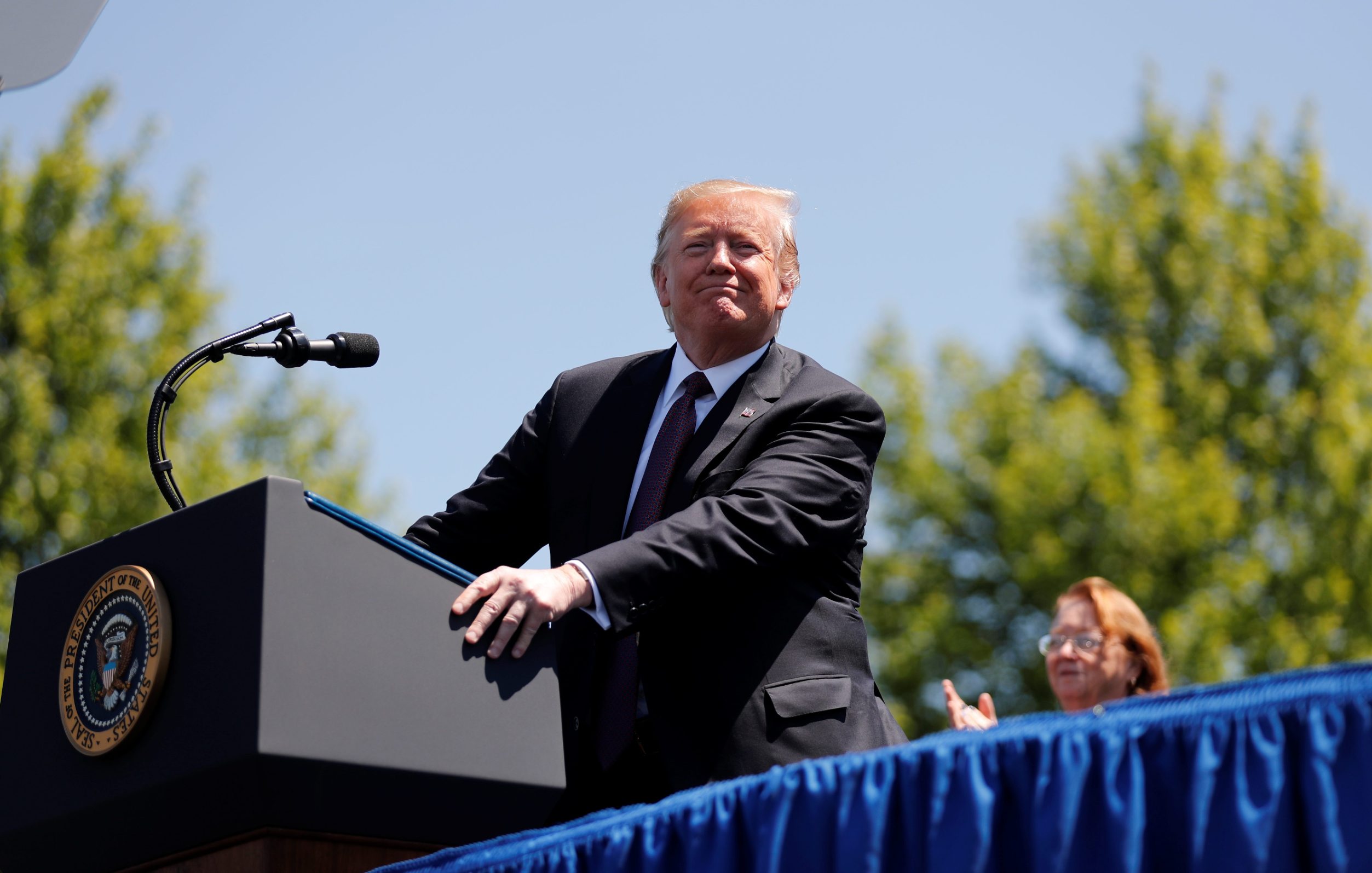 2019-05-15T184730Z_2034428153_RC14DCCBA230_RTRMADP_3_USA-TRUMP-POLICE