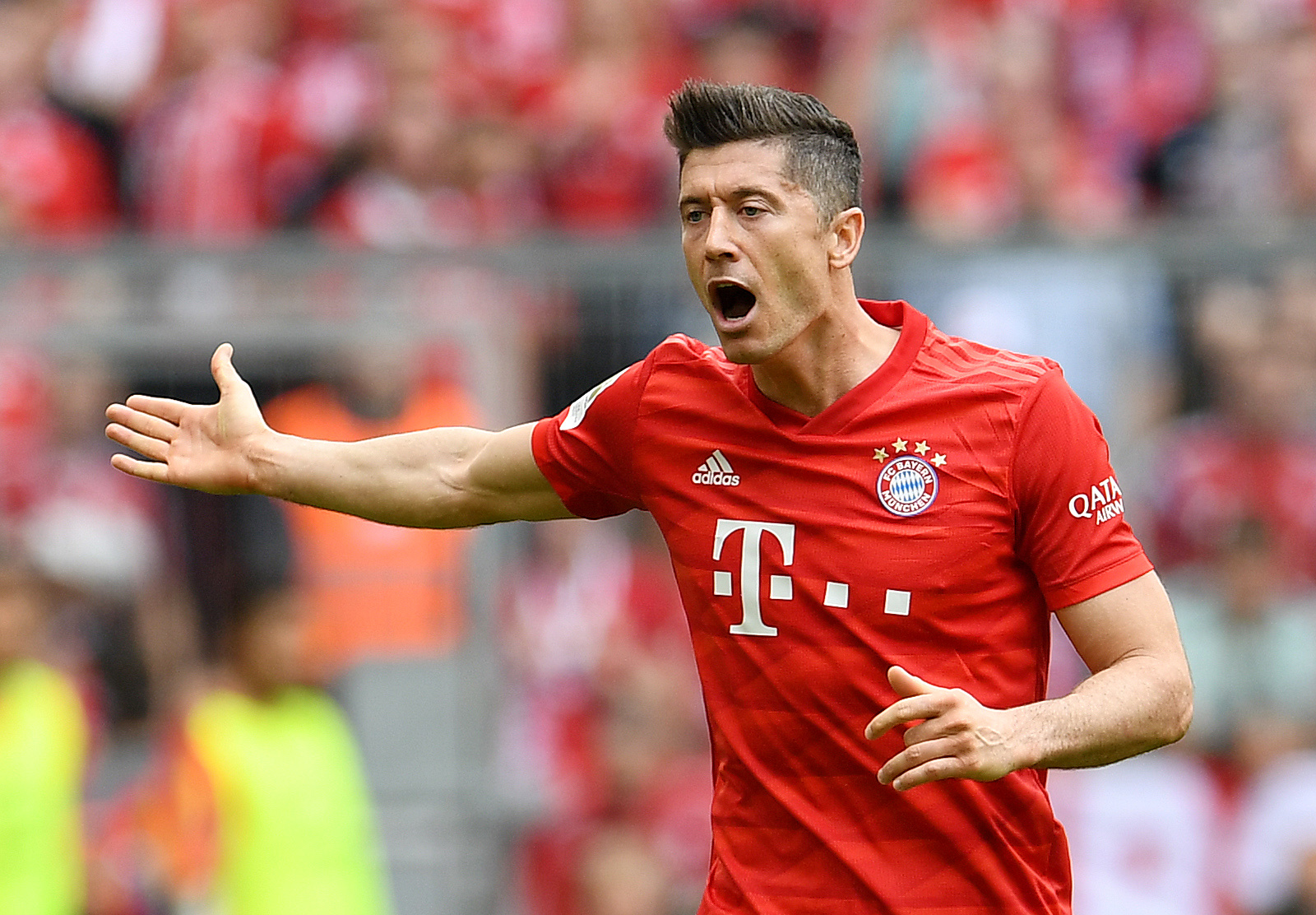 2019-05-18T141241Z_1352450012_RC1E66363D10_RTRMADP_3_SOCCER-GERMANY-BAY-SGE
